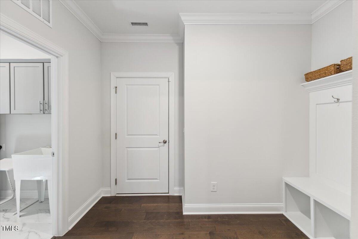 3000 Mavisbank Circle