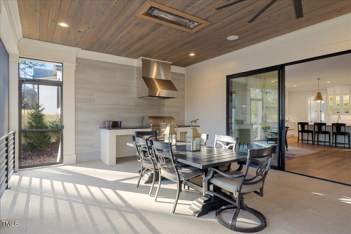 1304 Ivy Lane