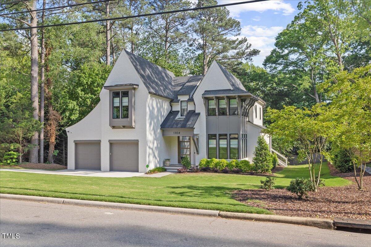 1304 Ivy Lane