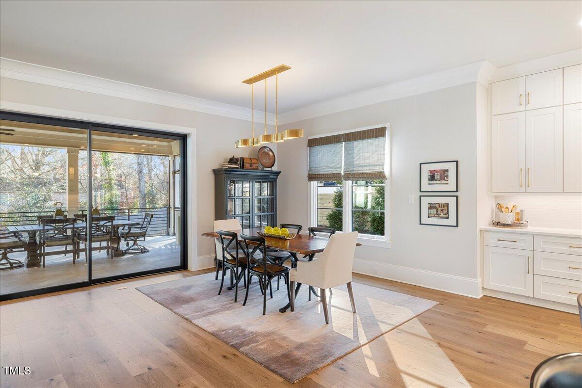1304 Ivy Lane