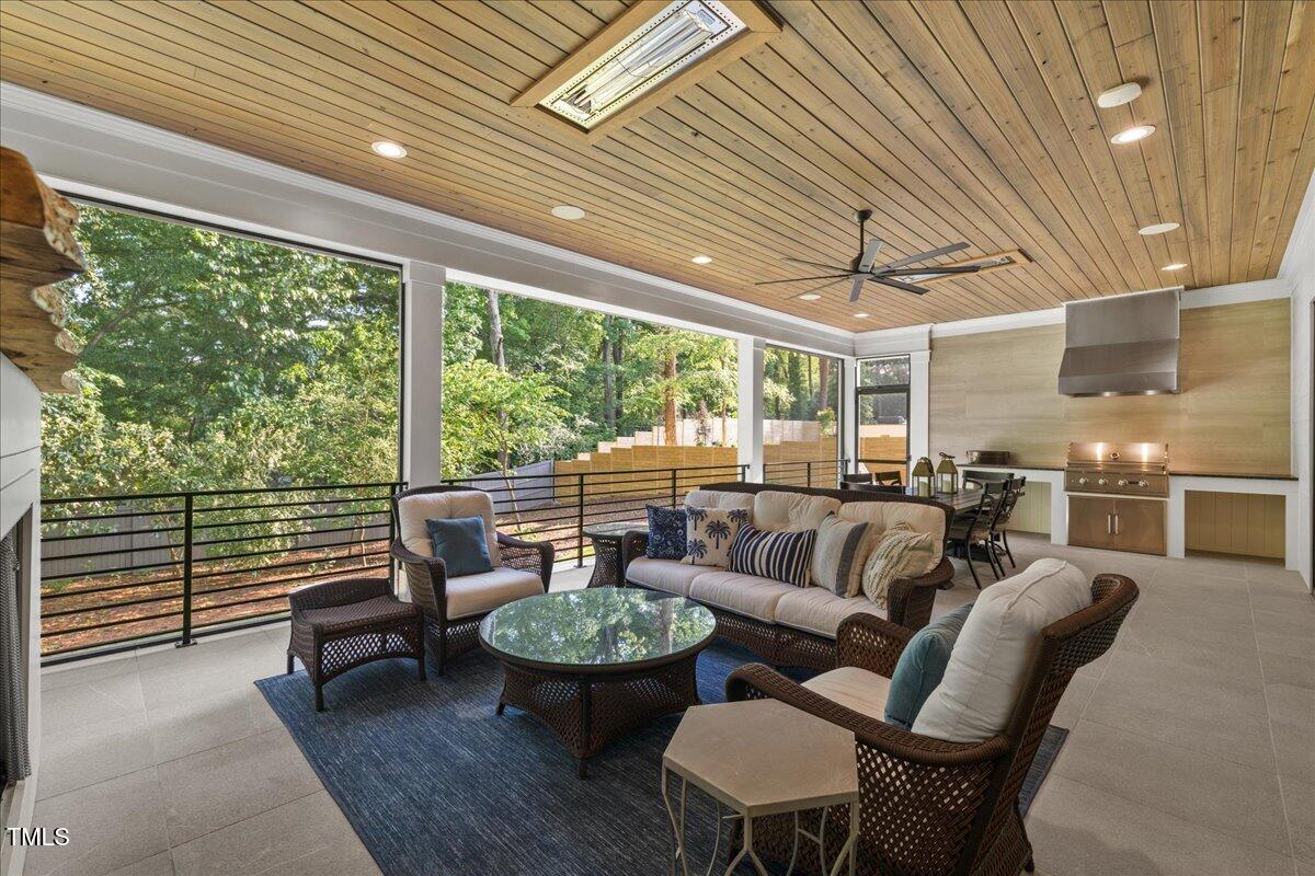 1304 Ivy Lane