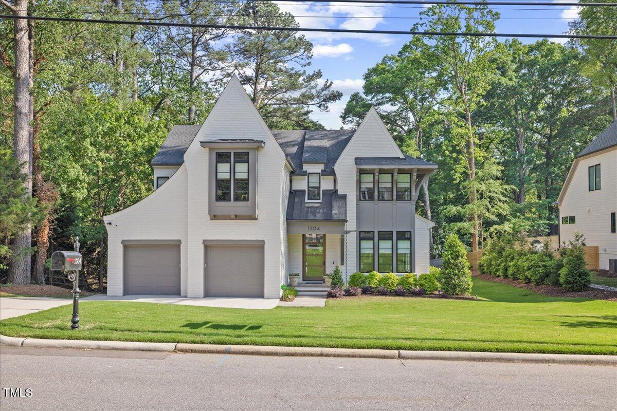 1304 Ivy Lane