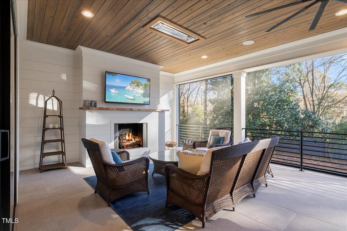 1304 Ivy Lane