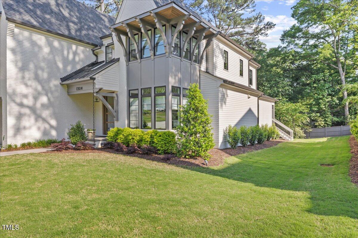 1304 Ivy Lane
