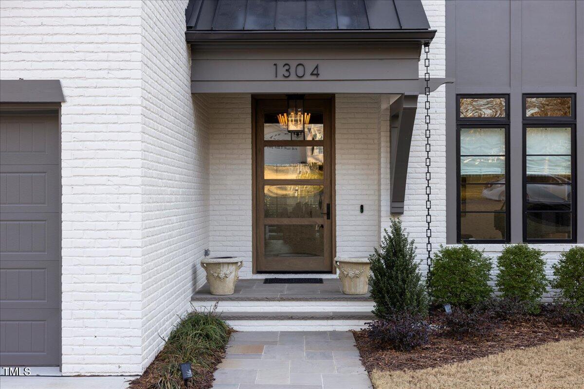 1304 Ivy Lane