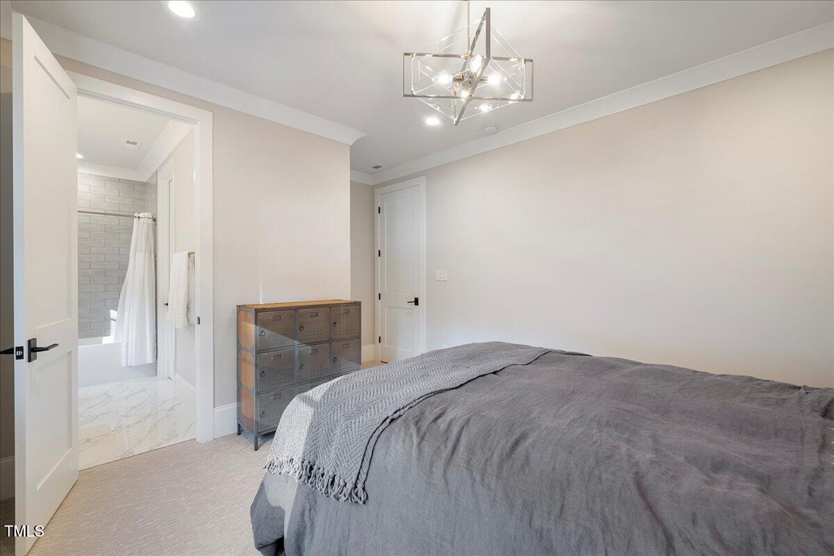 1304 Ivy Lane