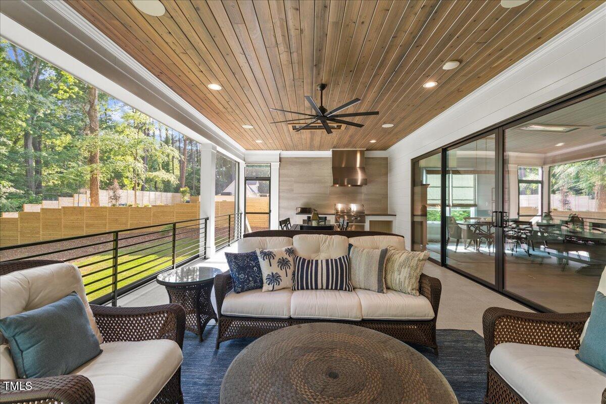1304 Ivy Lane