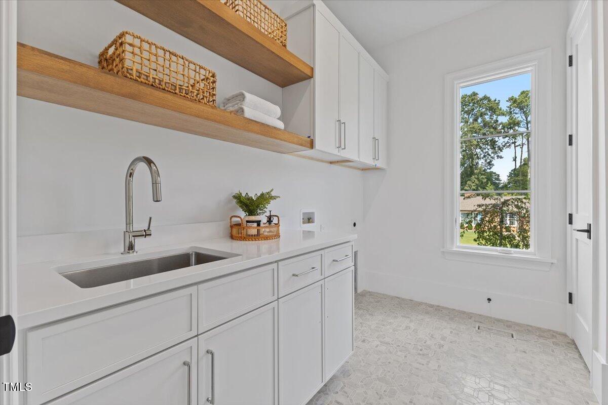 6844 Greystone Drive
