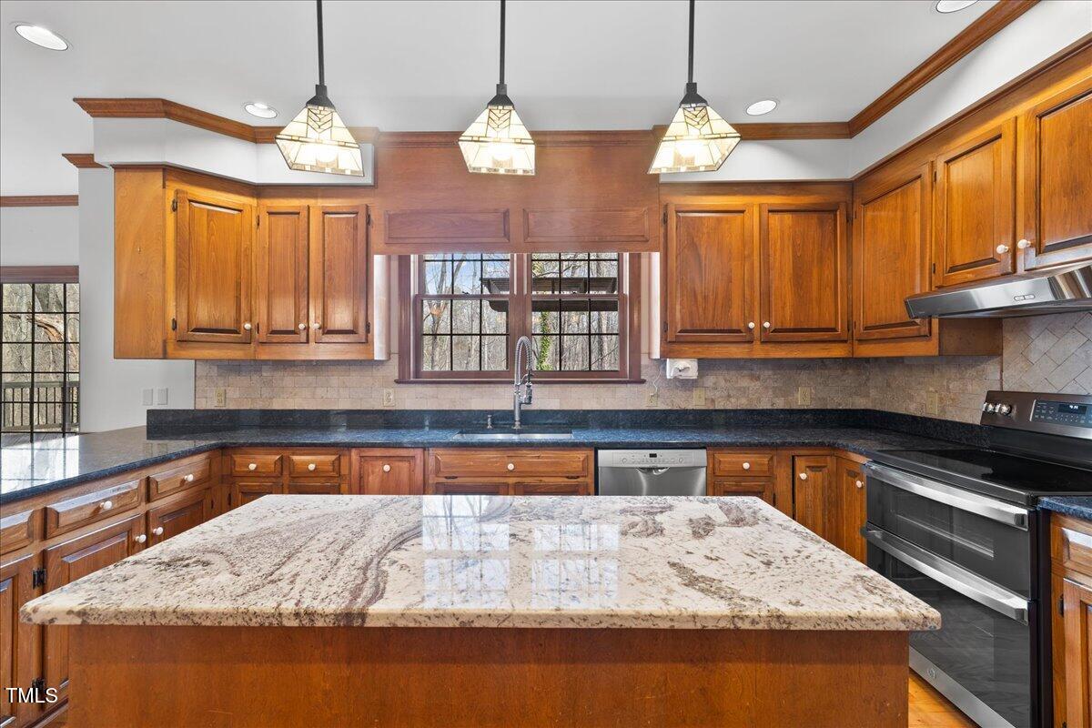 4912 Tallwood Drive