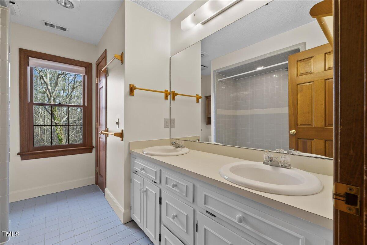 4912 Tallwood Drive