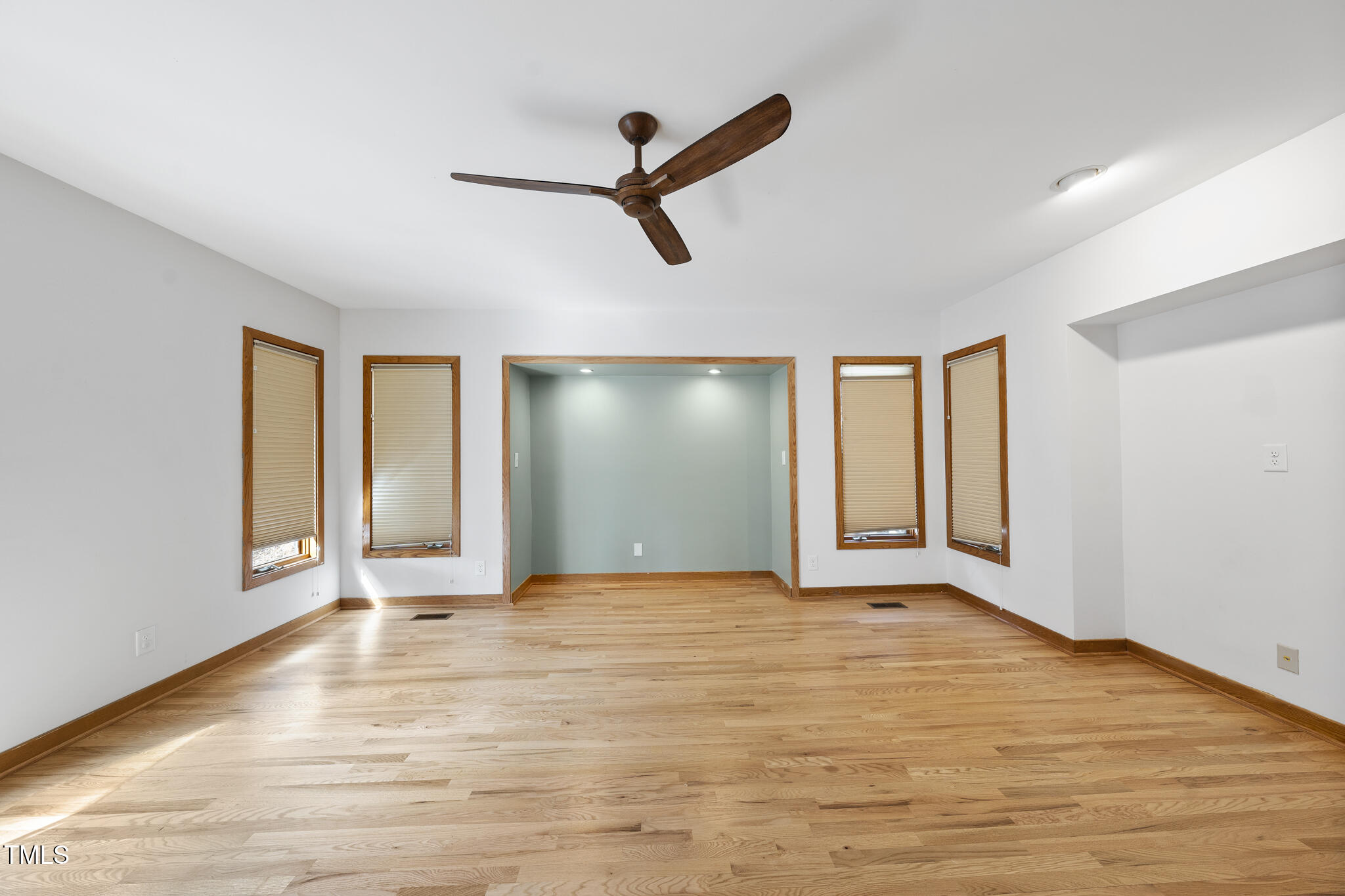 10509 Leslie Drive