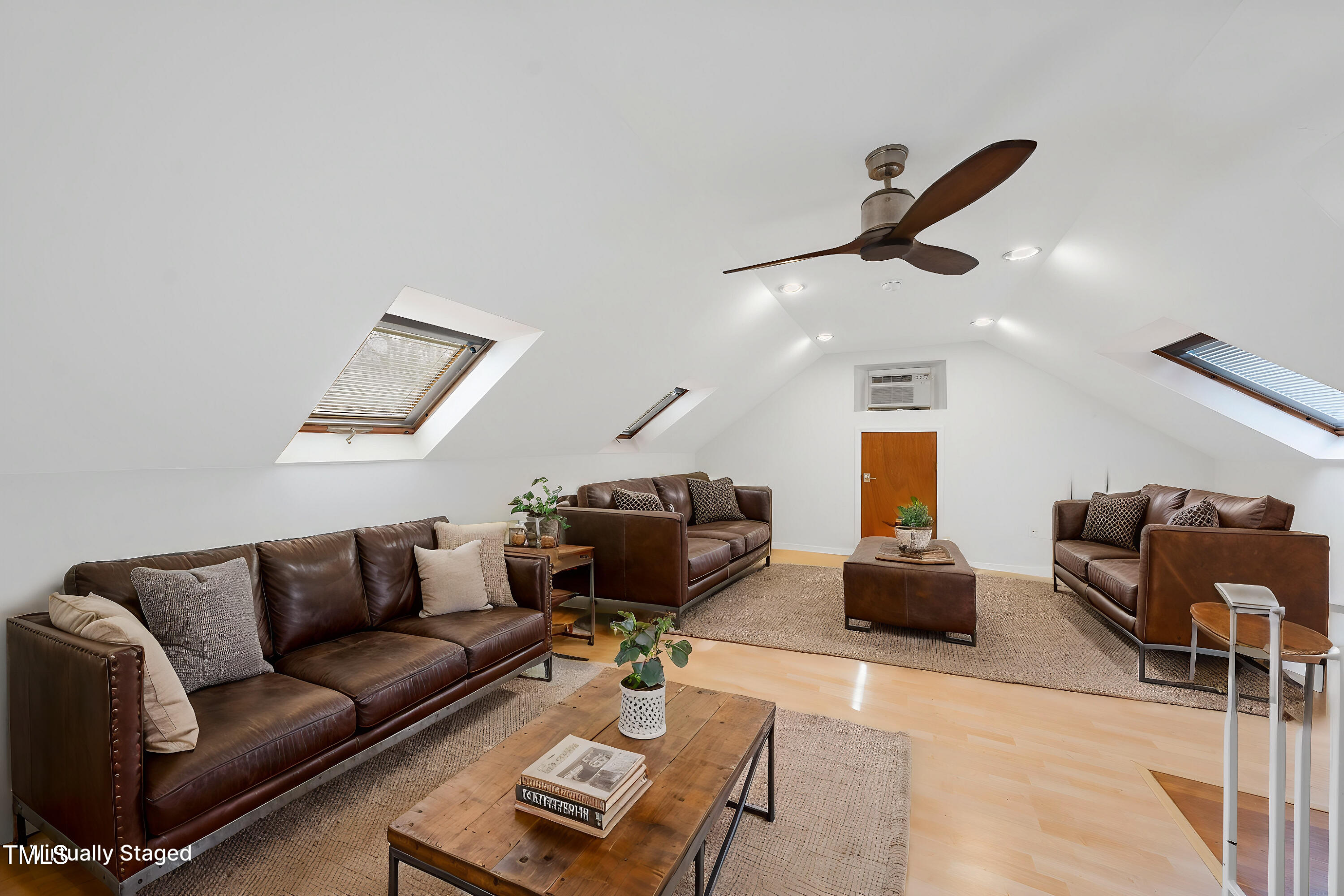 10509 Leslie Drive