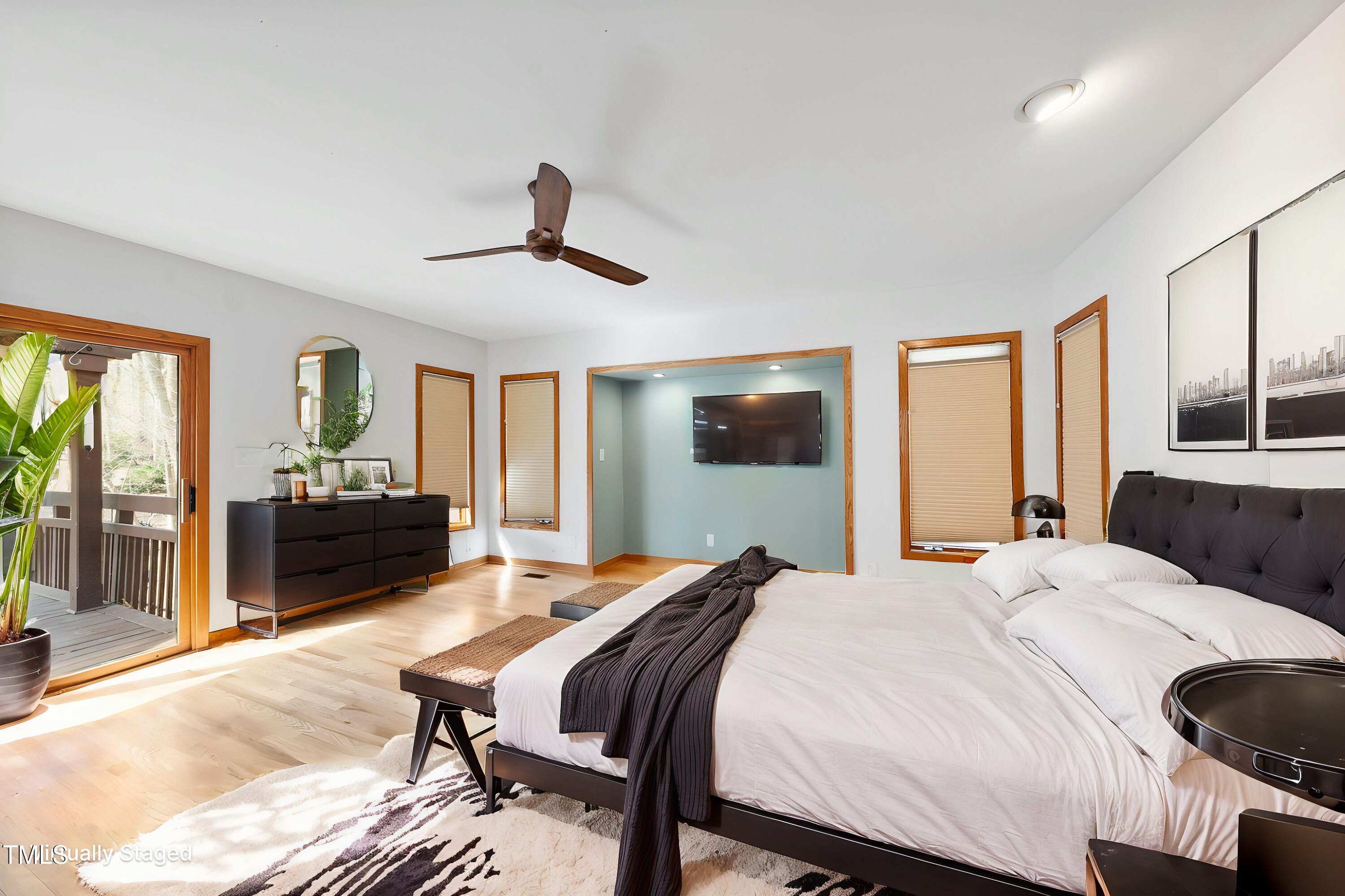 10509 Leslie Drive
