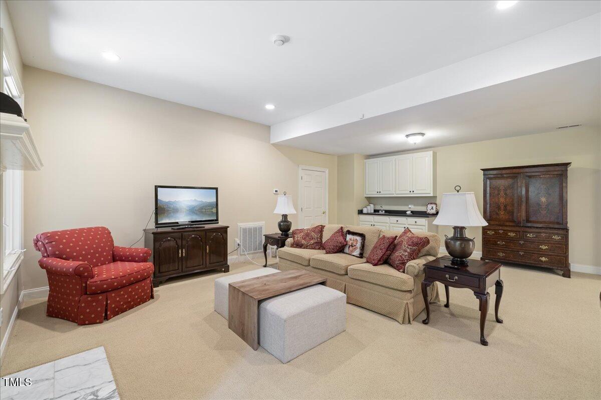 3928 White Chapel Way