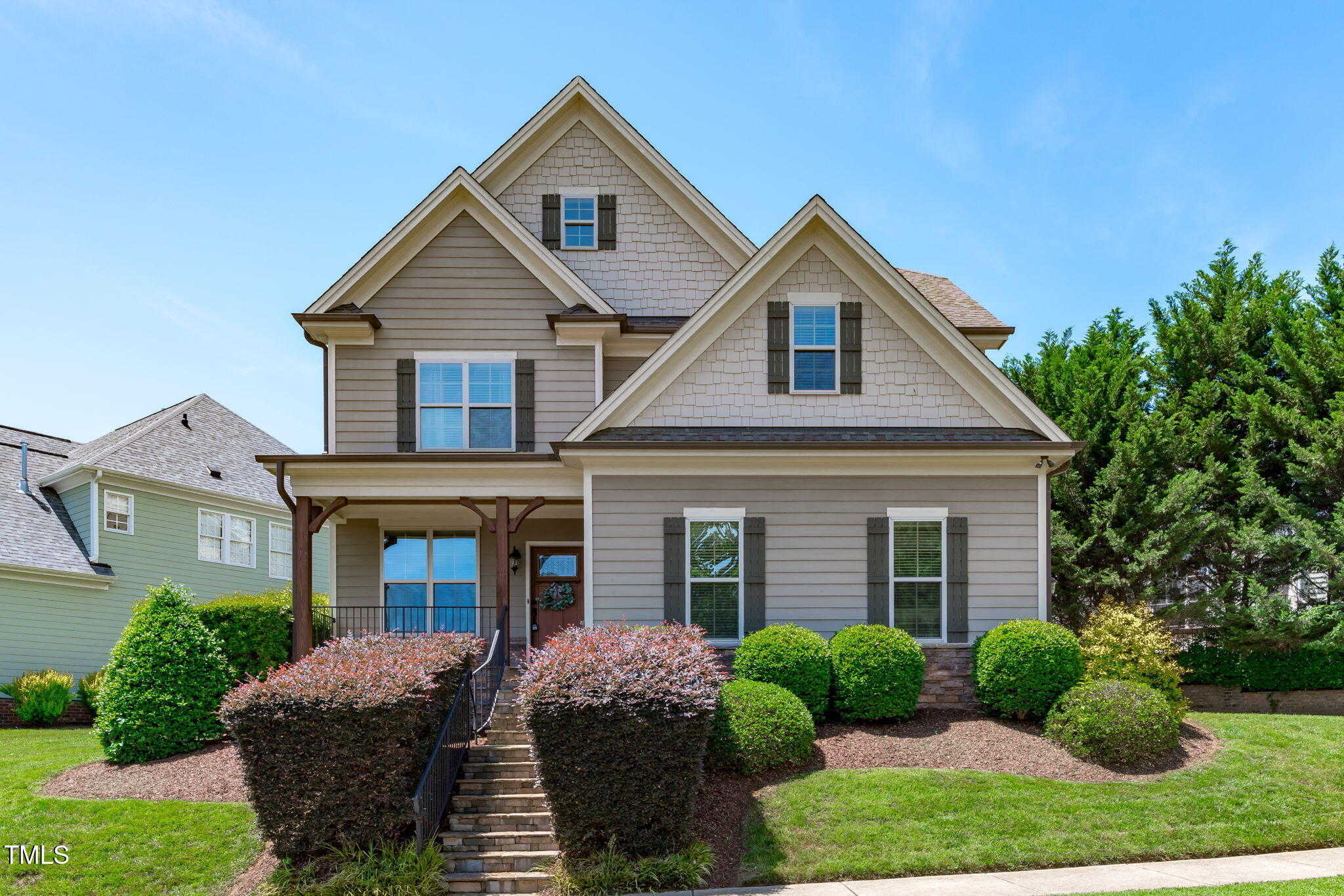 2712 Peachleaf Street