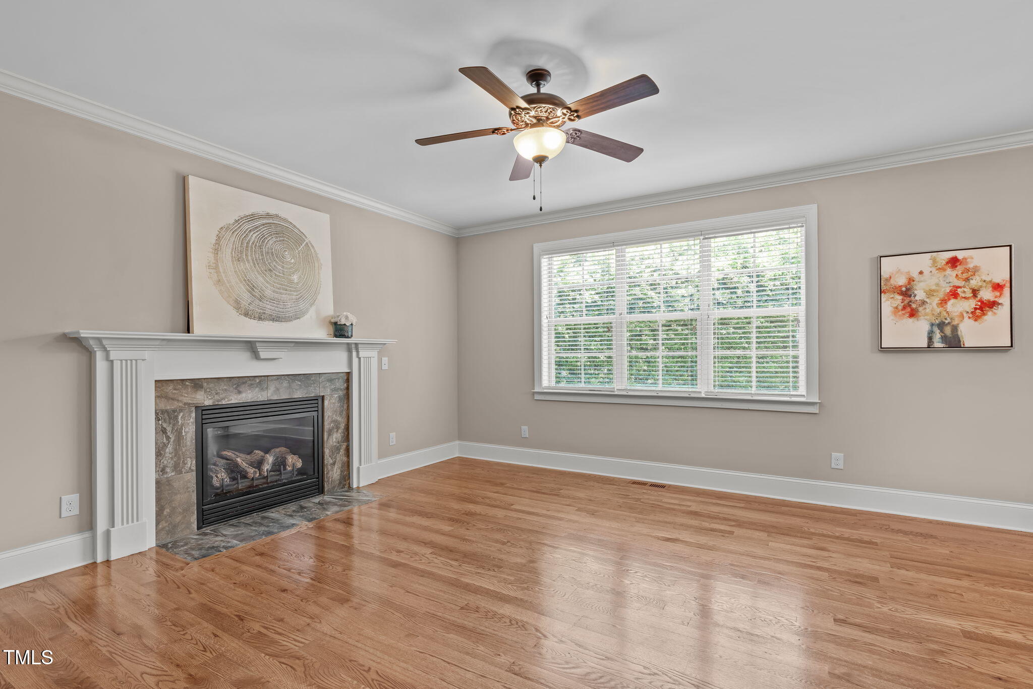 2712 Peachleaf Street