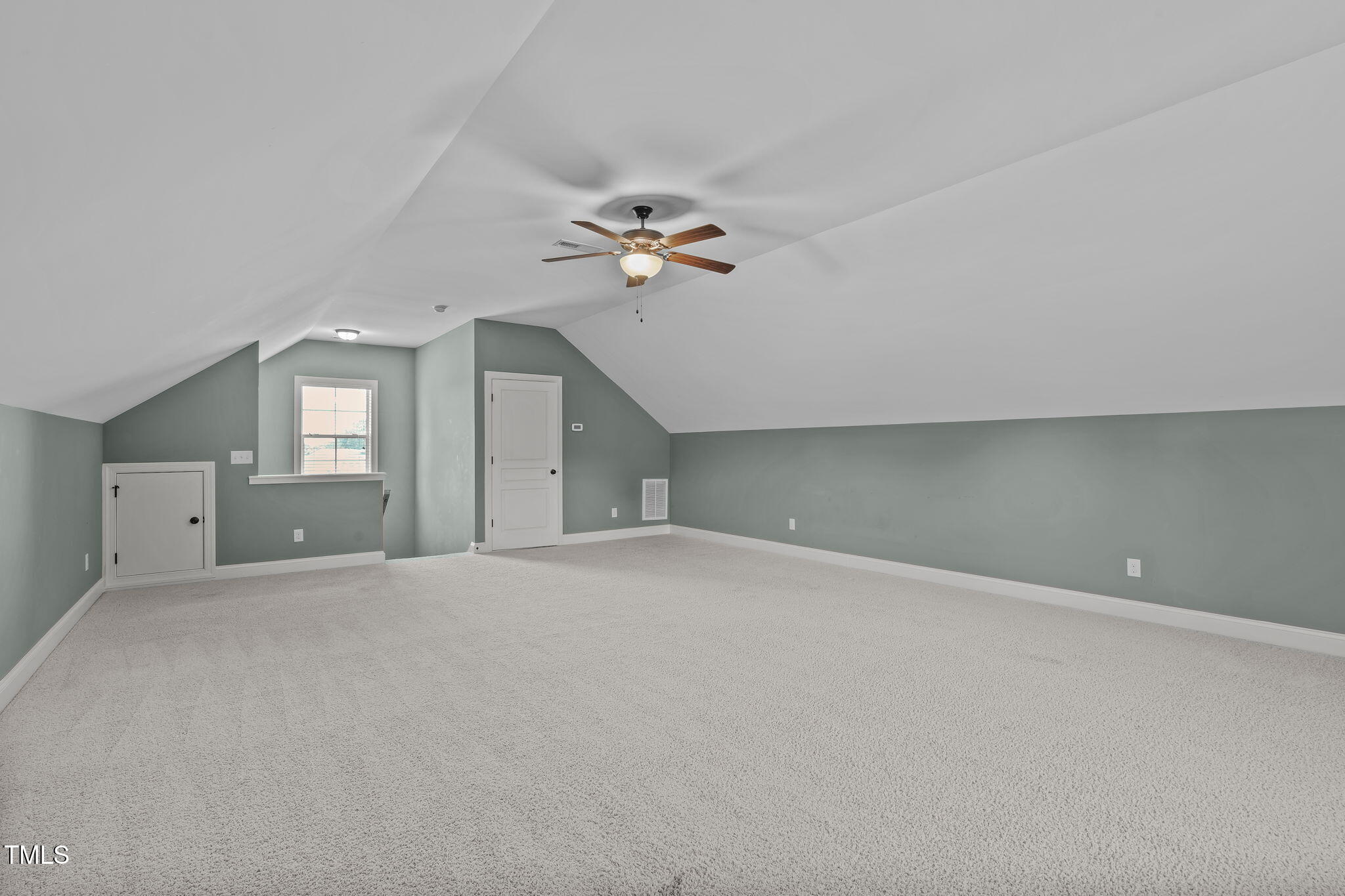 2712 Peachleaf Street