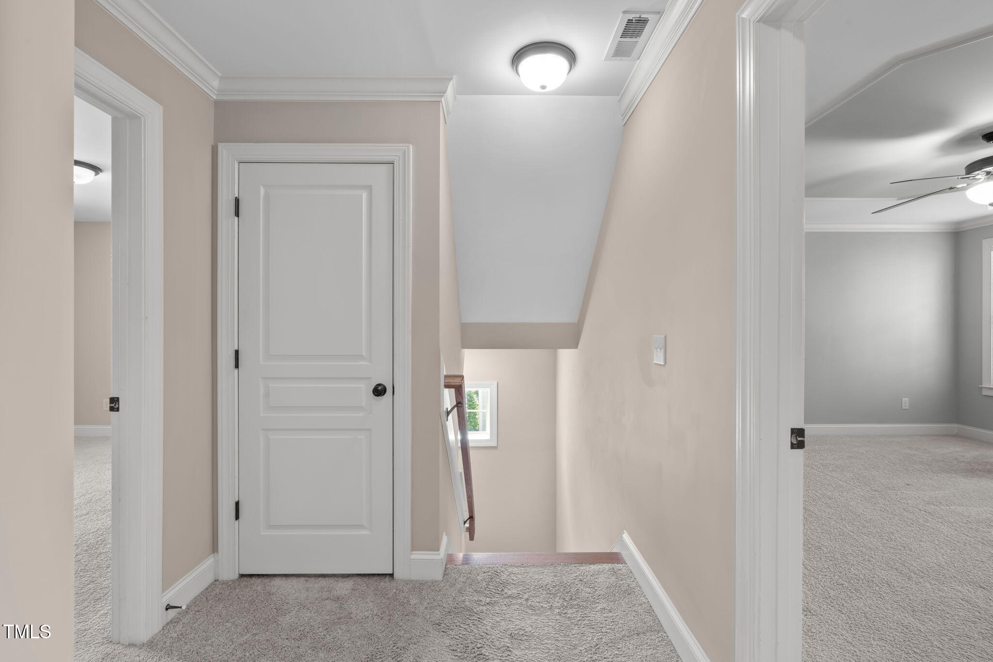 2712 Peachleaf Street