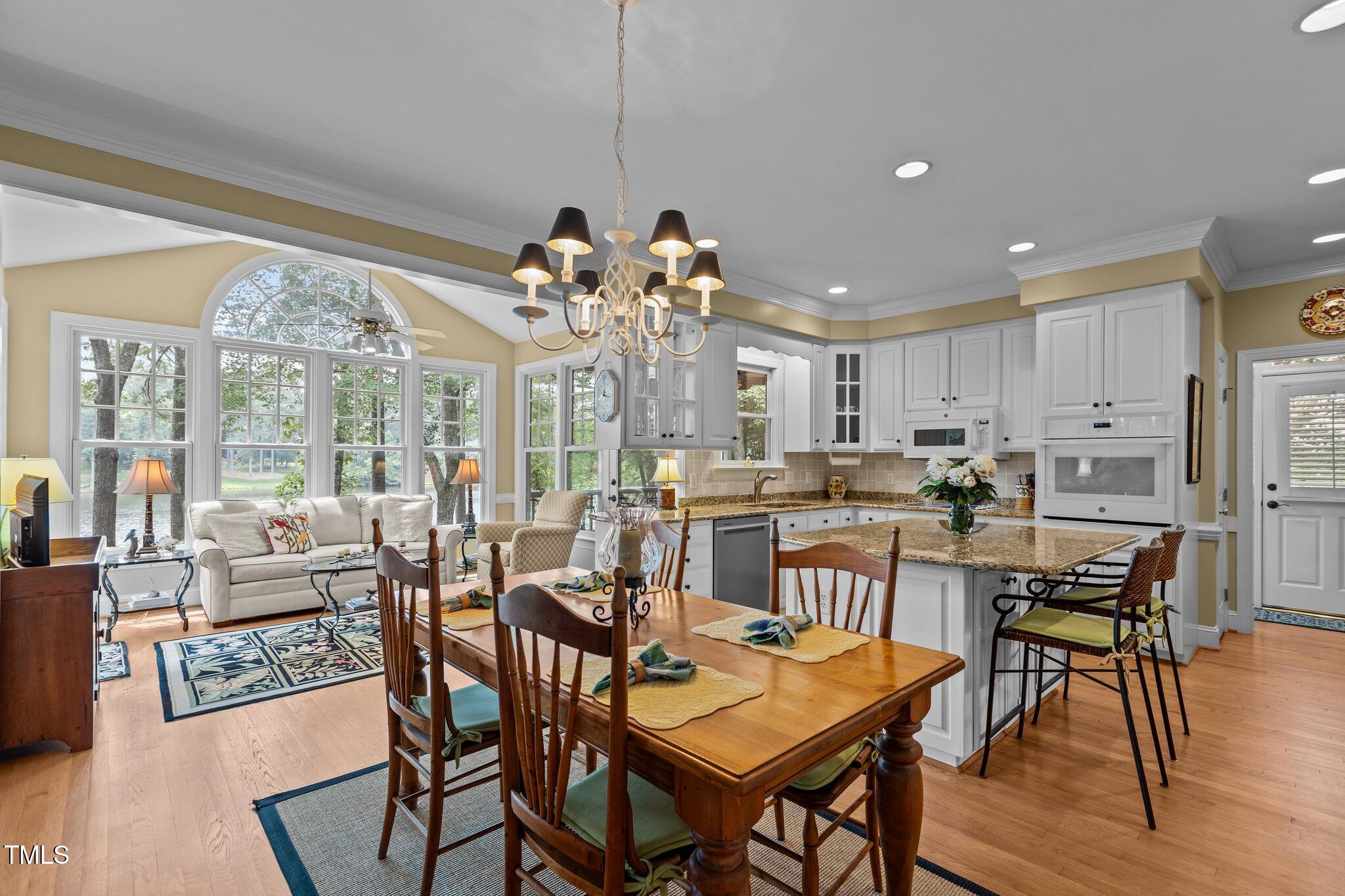 1009 Bearglades Lane