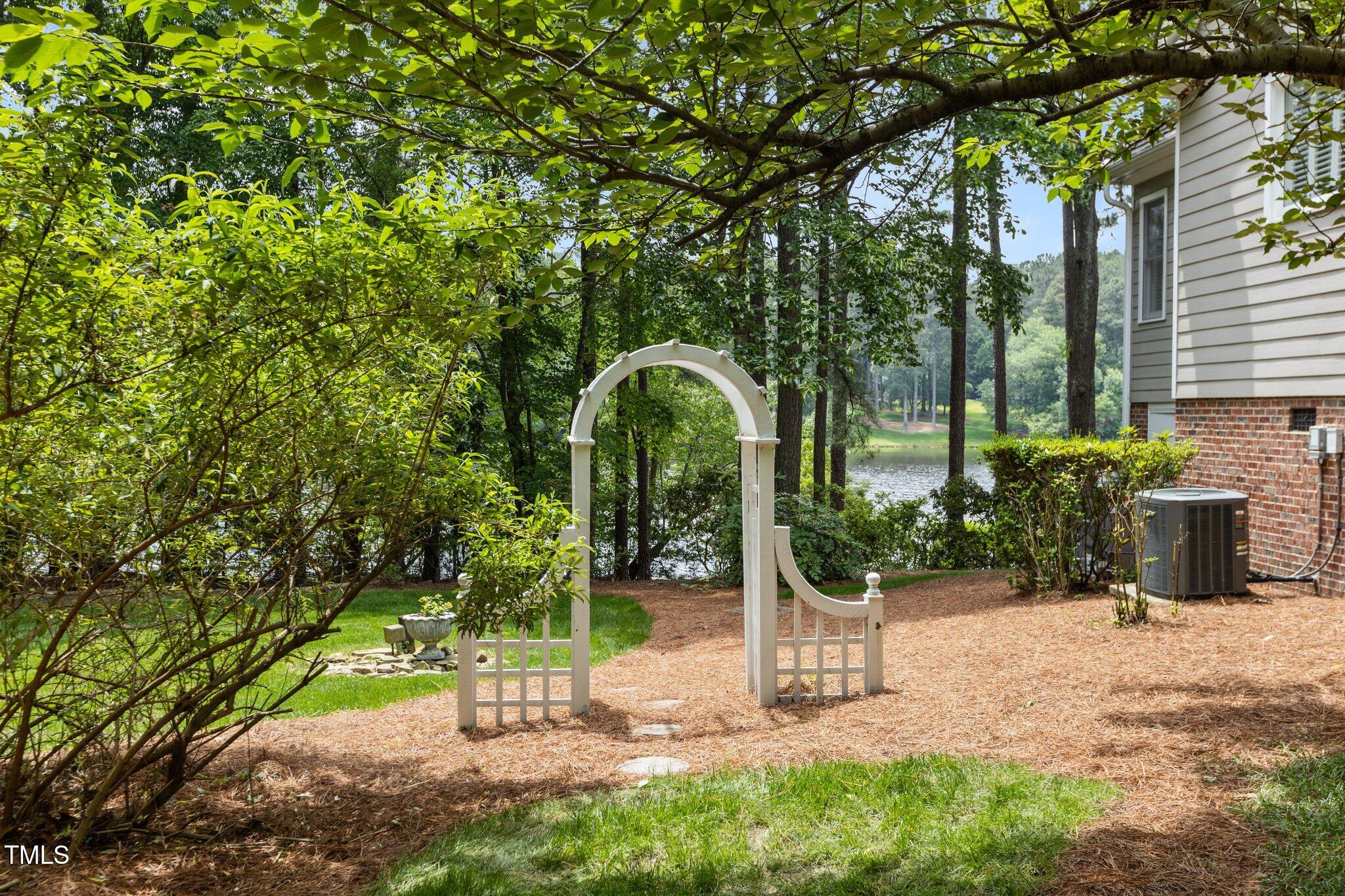 1009 Bearglades Lane