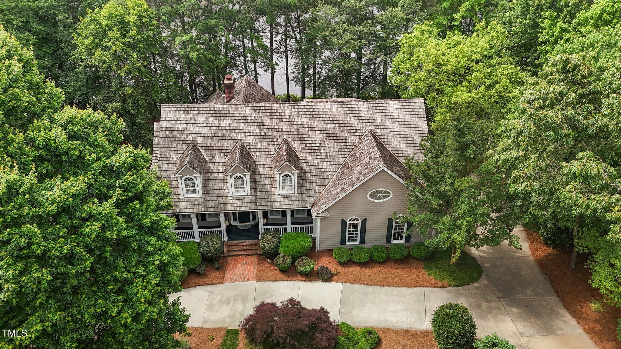 1009 Bearglades Lane