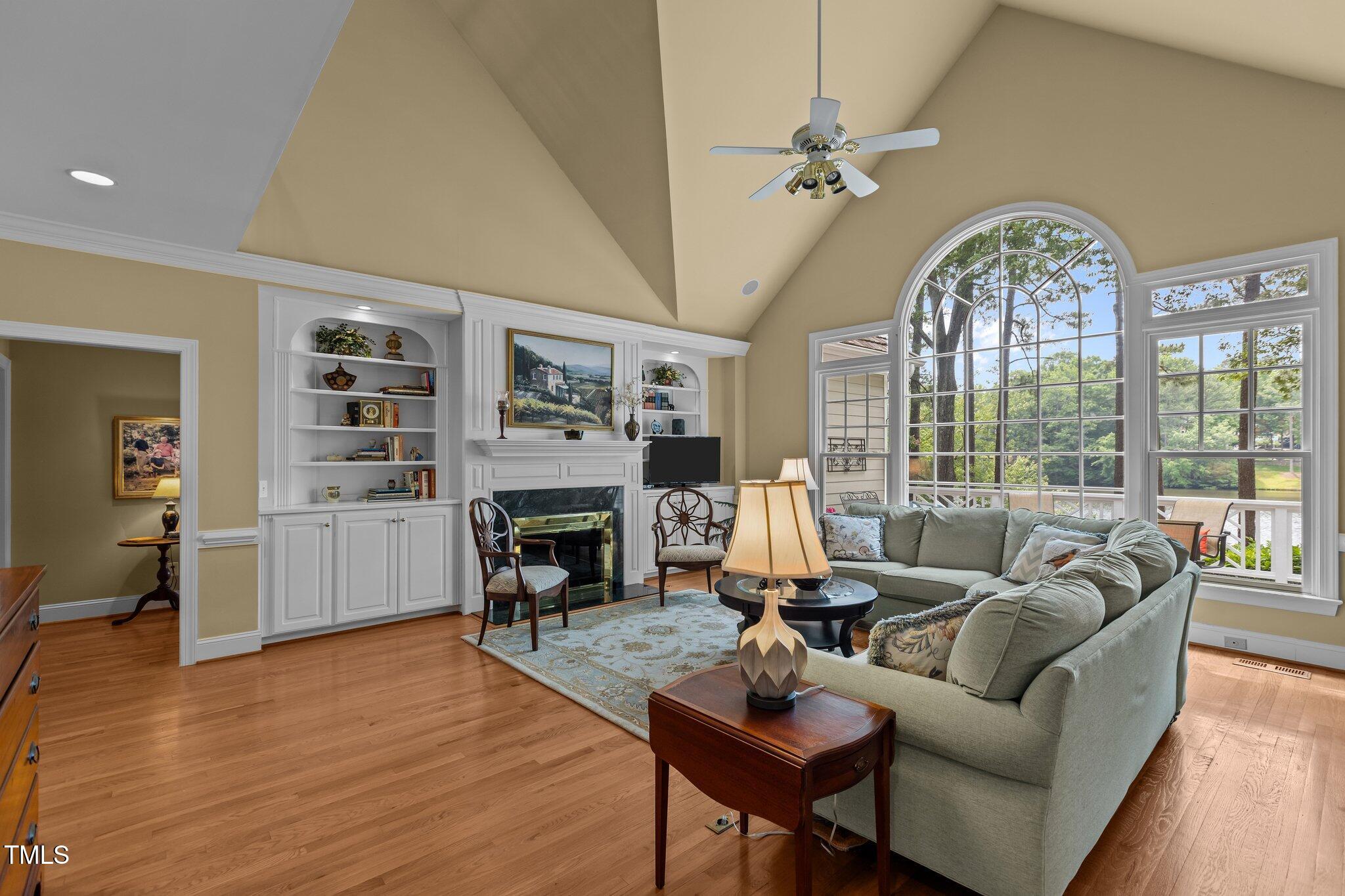 1009 Bearglades Lane