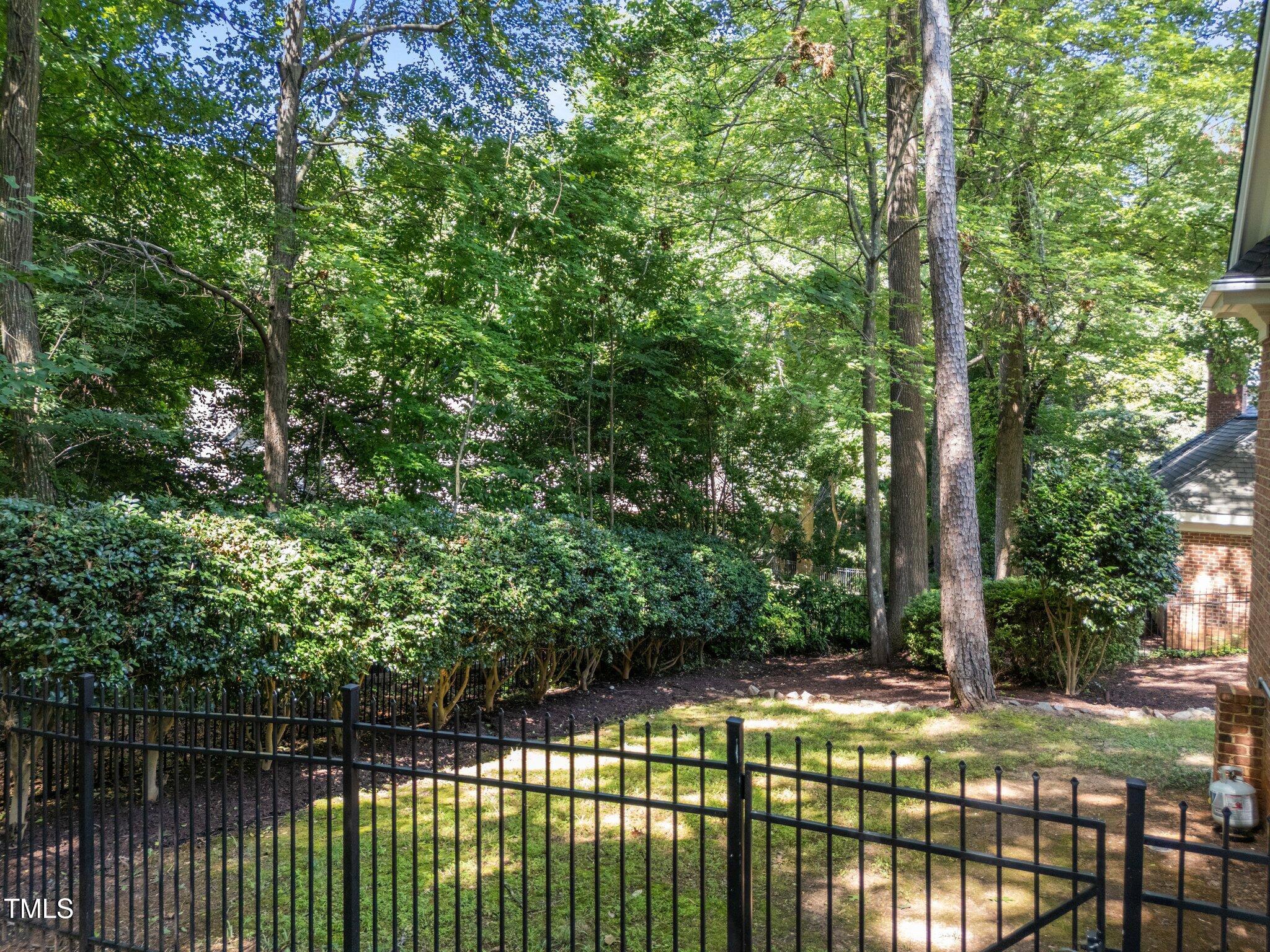 1105 Tazwell Place