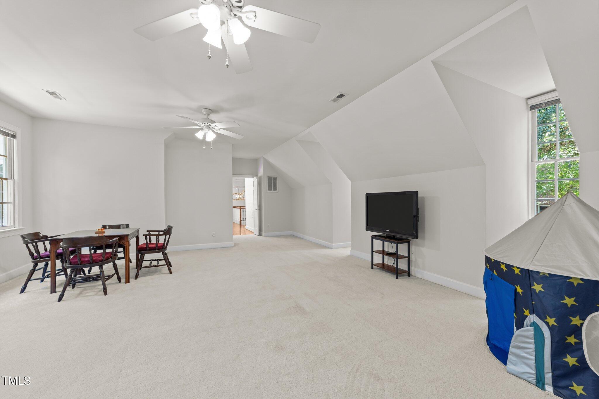 1105 Tazwell Place