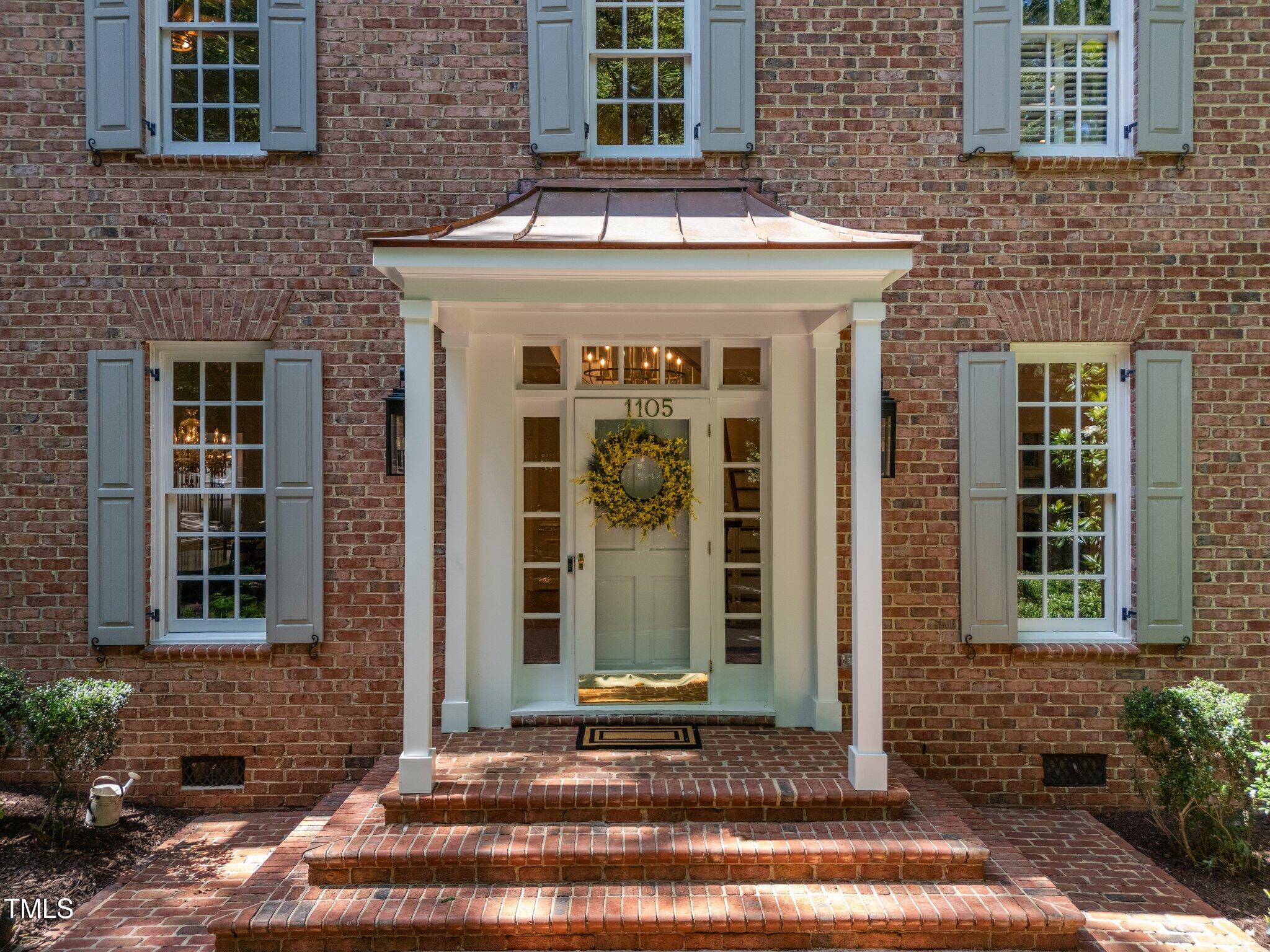 1105 Tazwell Place