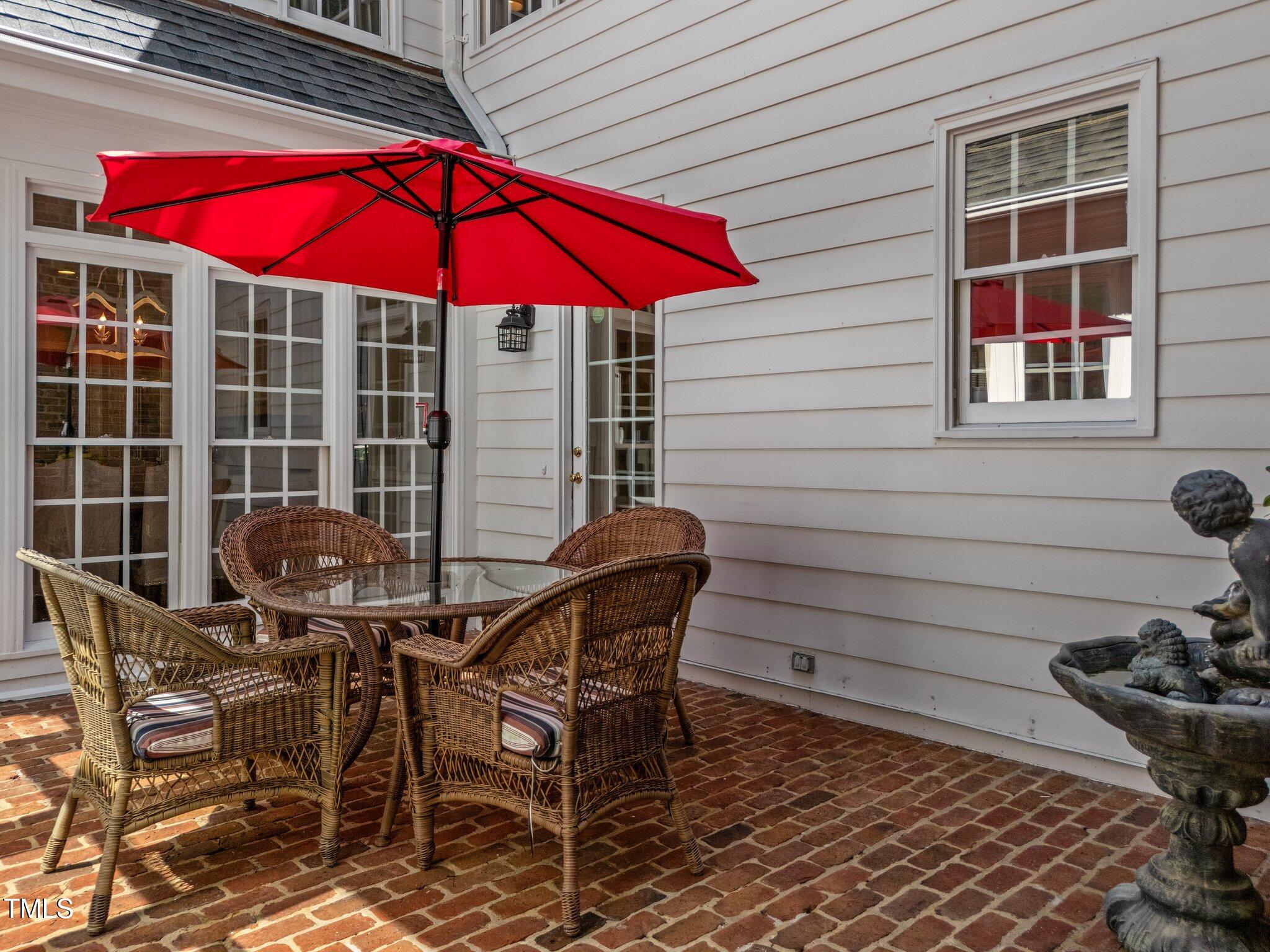 1105 Tazwell Place