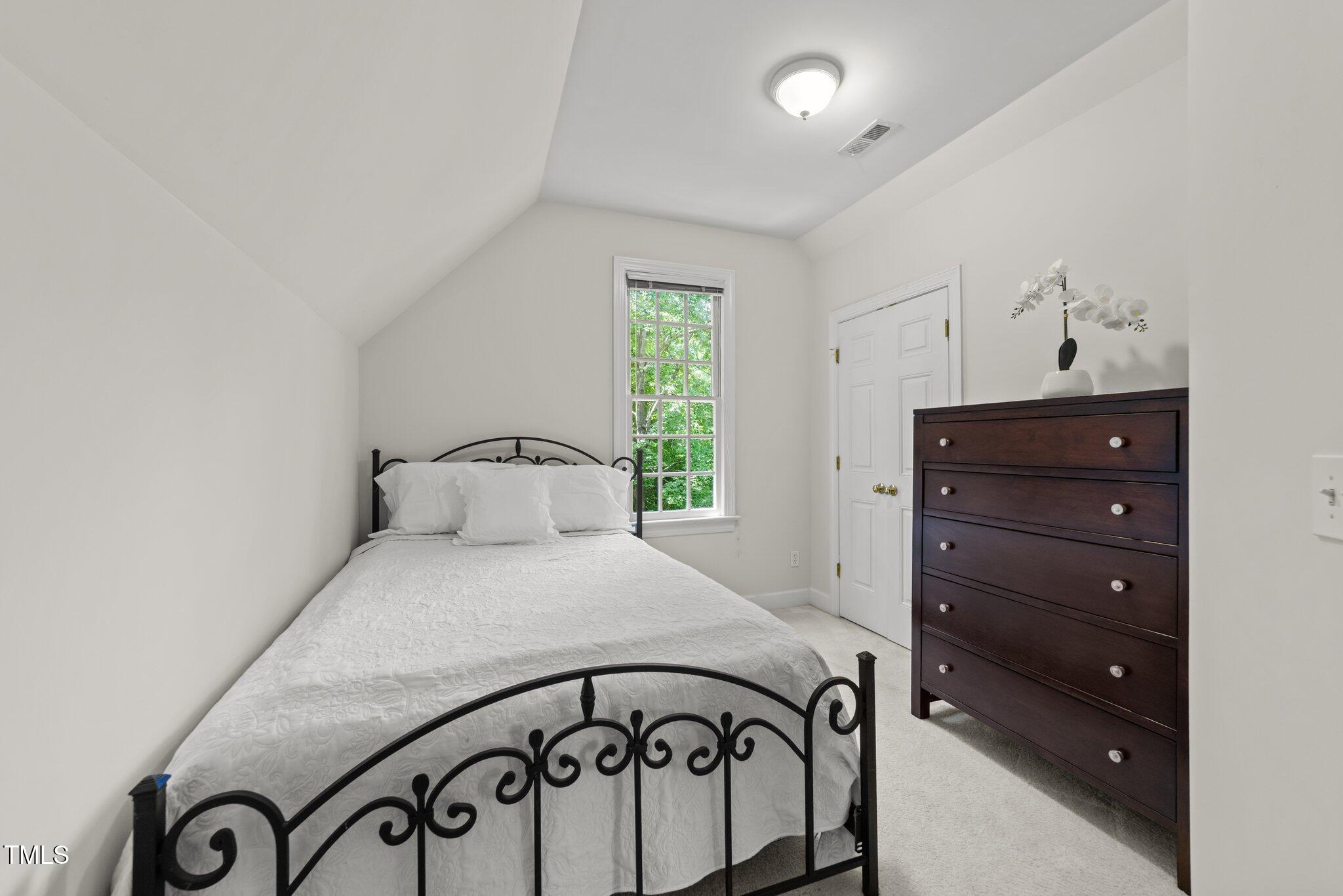 1105 Tazwell Place