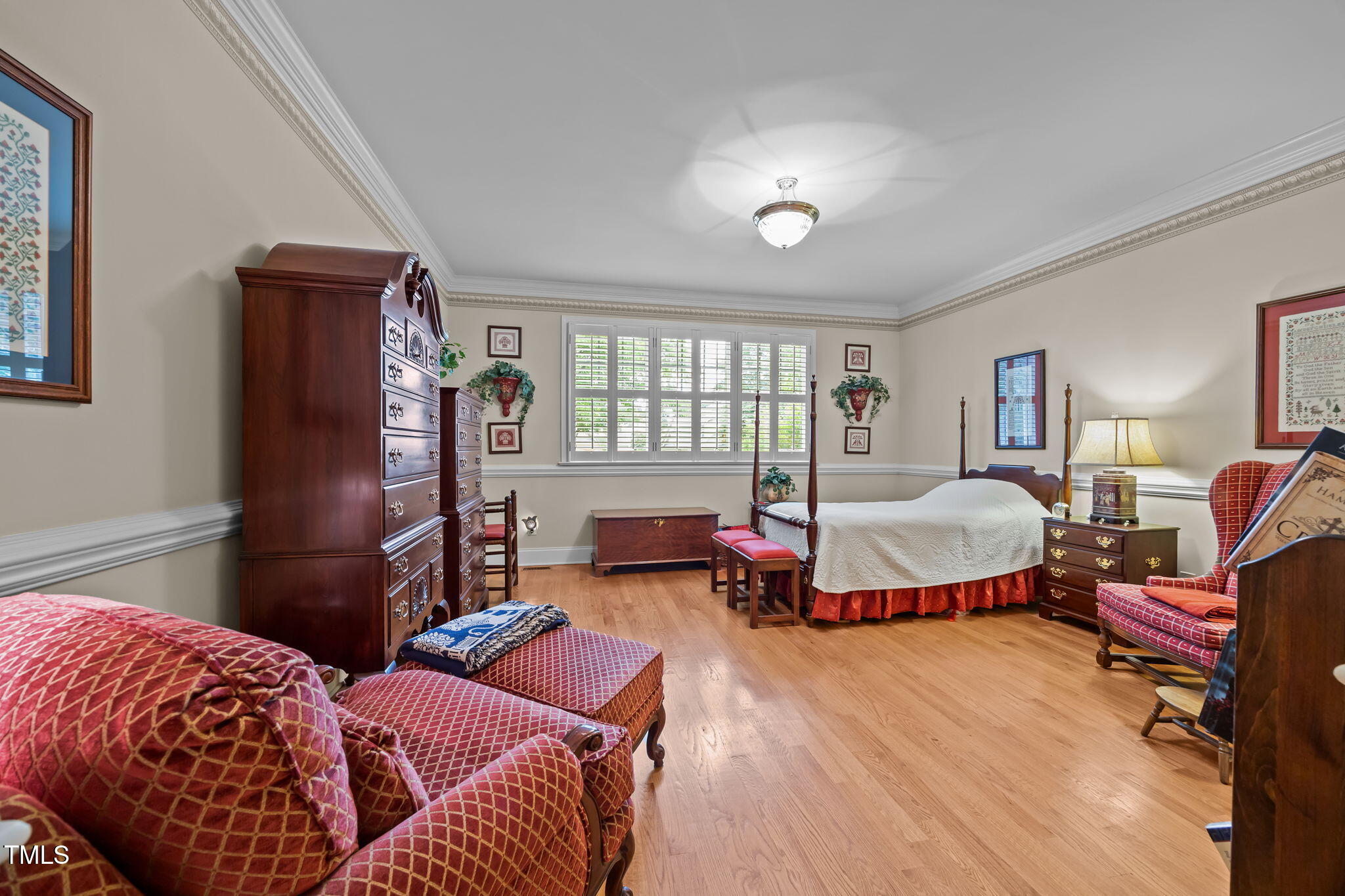 8825 Leeshire Lane