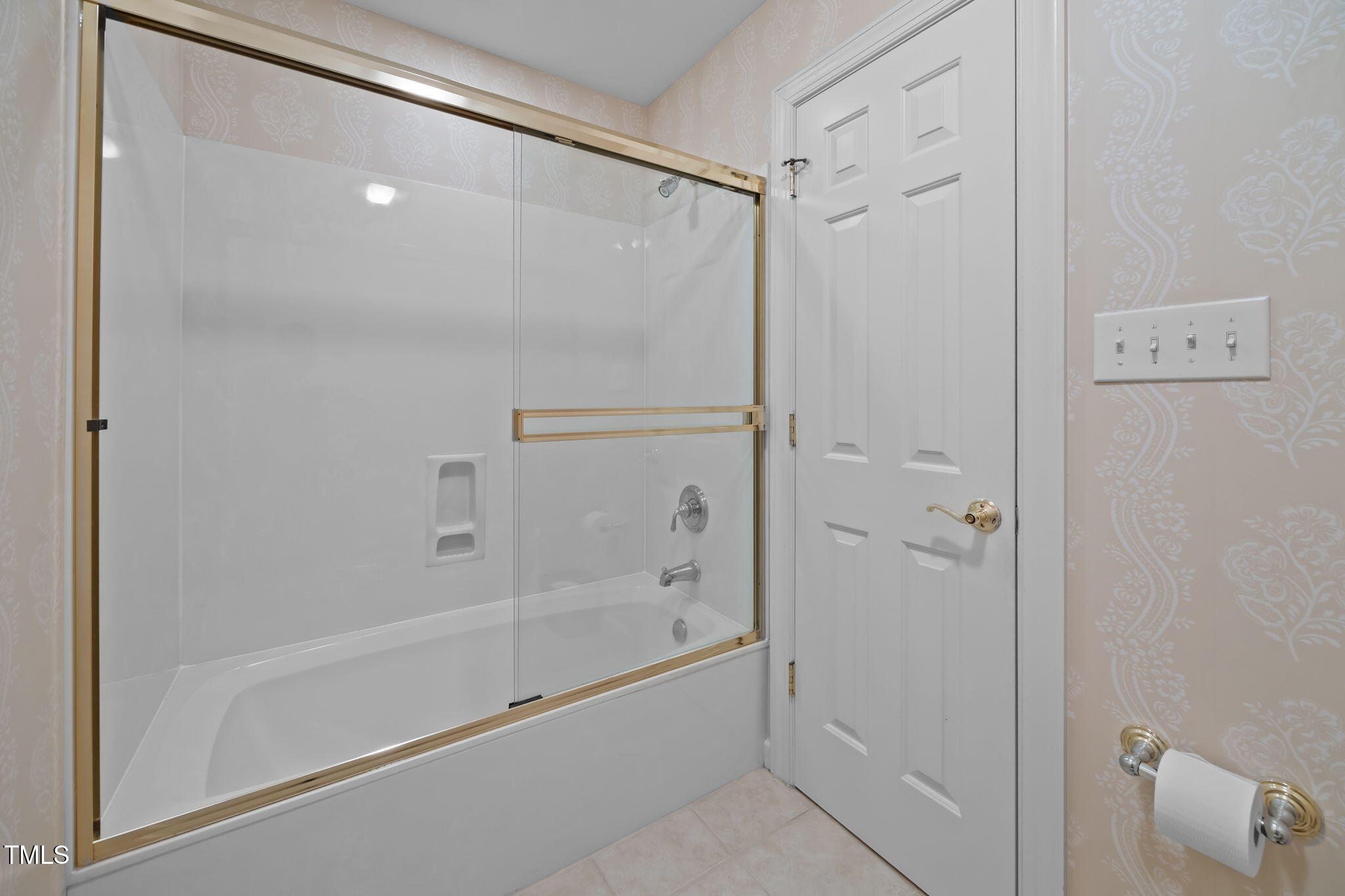 8825 Leeshire Lane