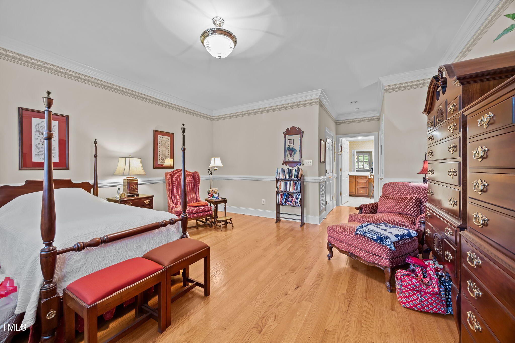8825 Leeshire Lane