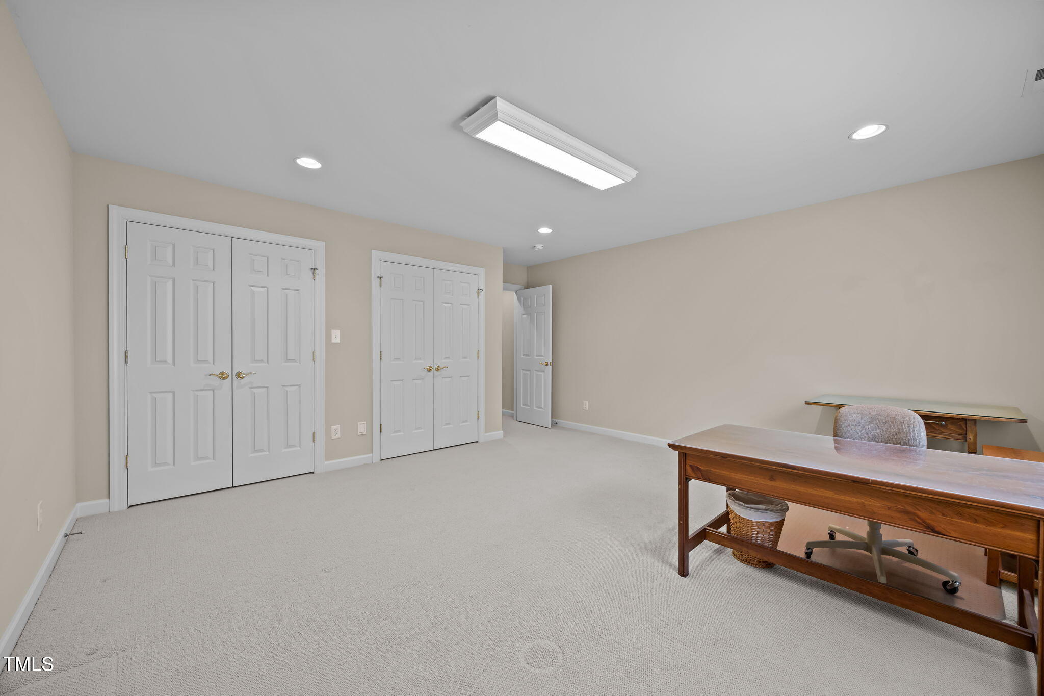 8825 Leeshire Lane
