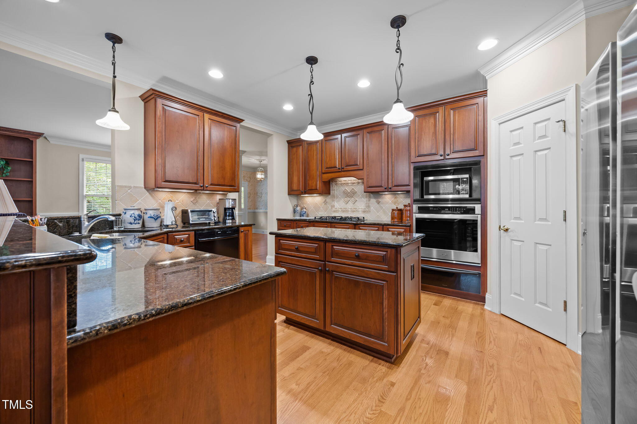 8825 Leeshire Lane