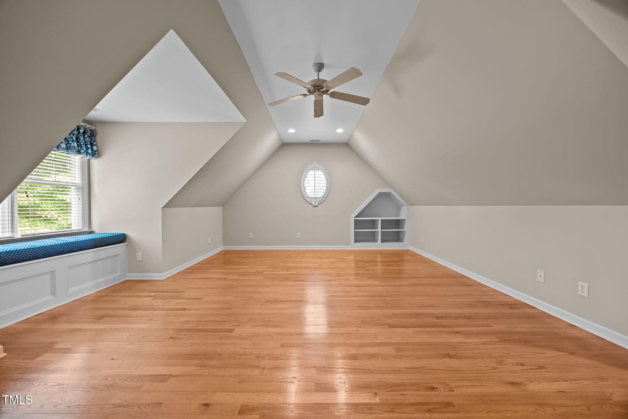 8825 Leeshire Lane