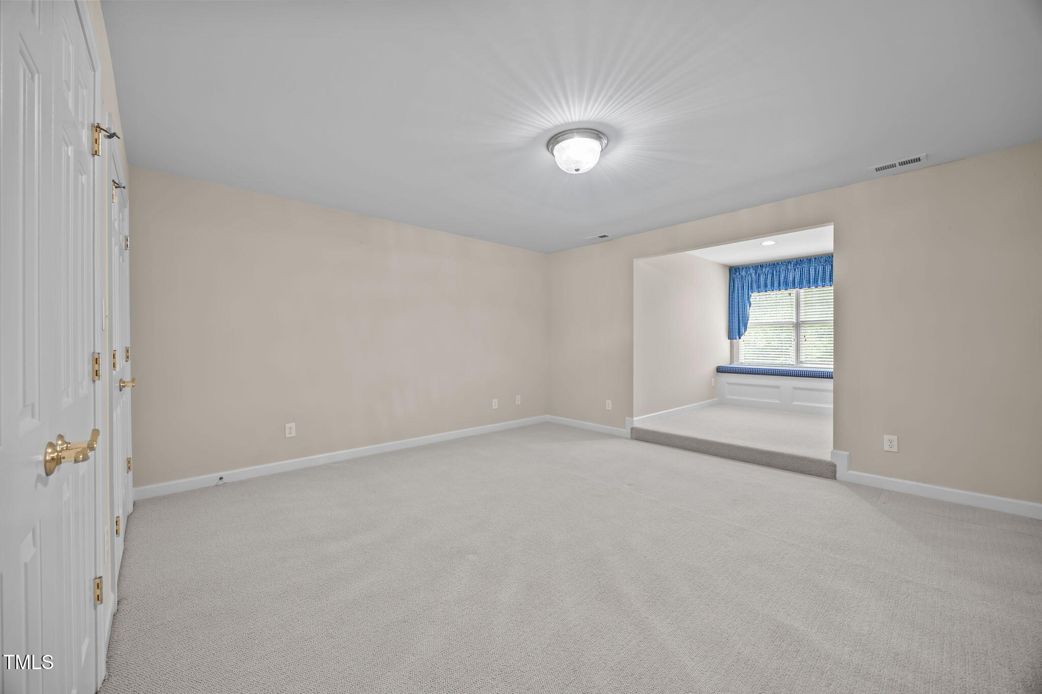 8825 Leeshire Lane