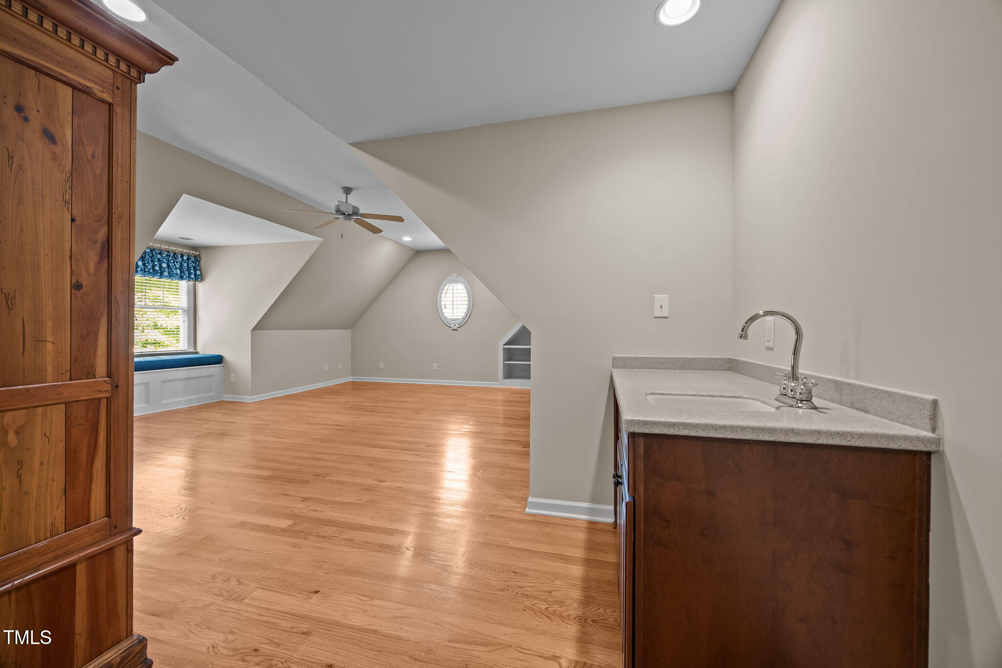 8825 Leeshire Lane