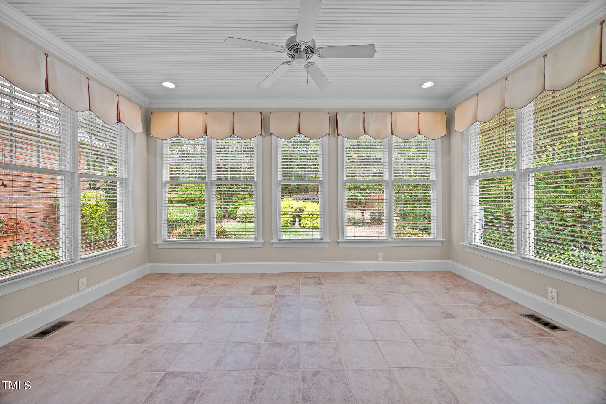 8825 Leeshire Lane