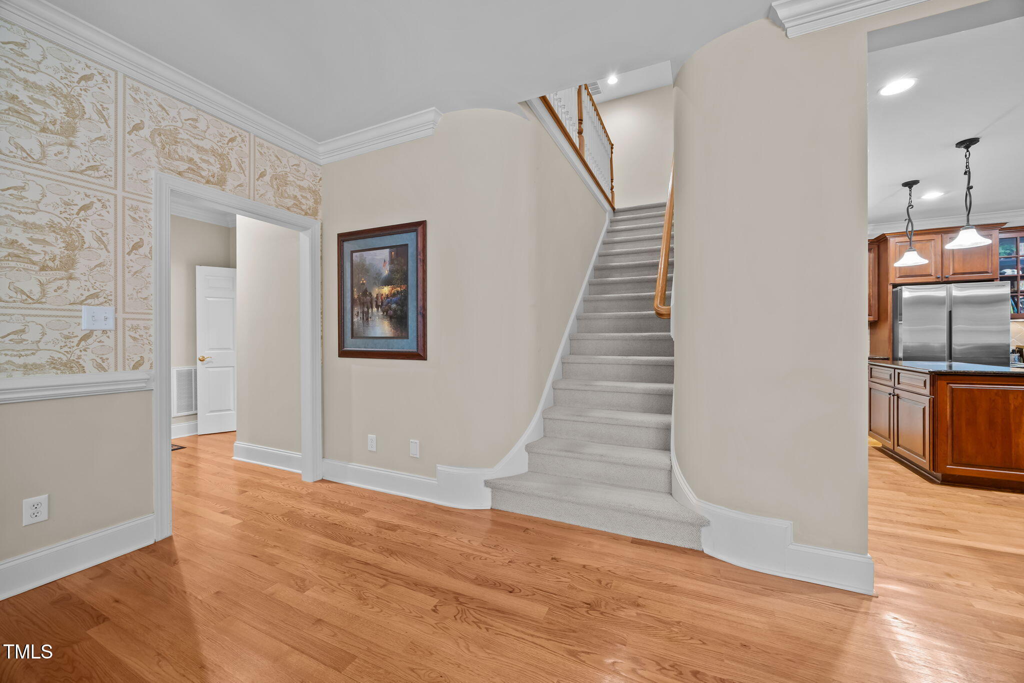 8825 Leeshire Lane