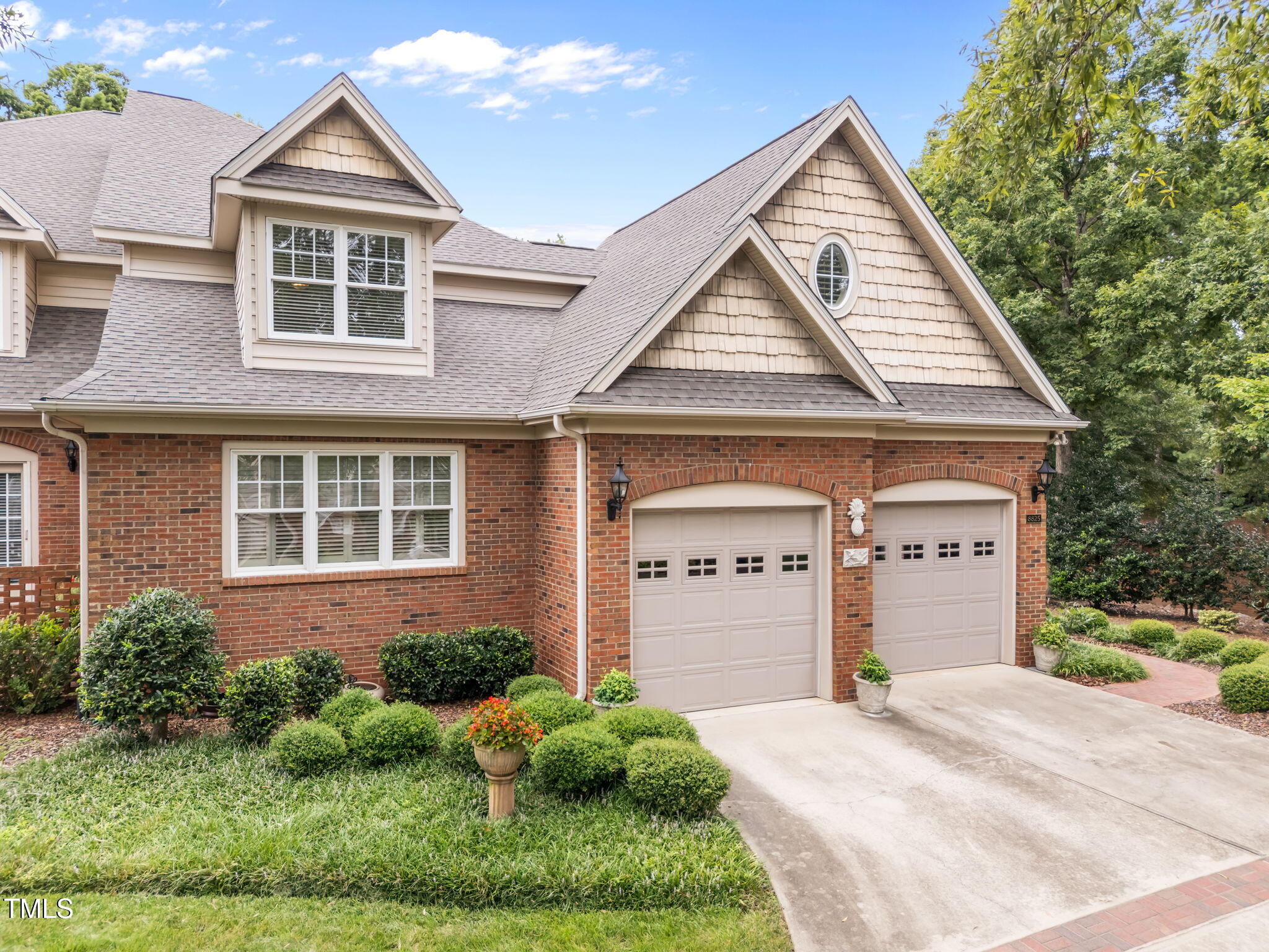 8825 Leeshire Lane