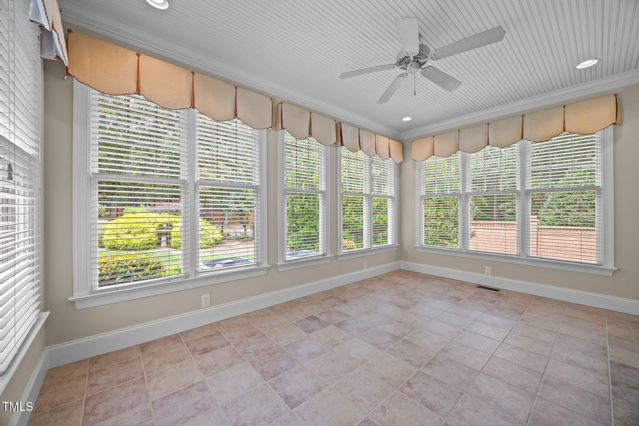 8825 Leeshire Lane