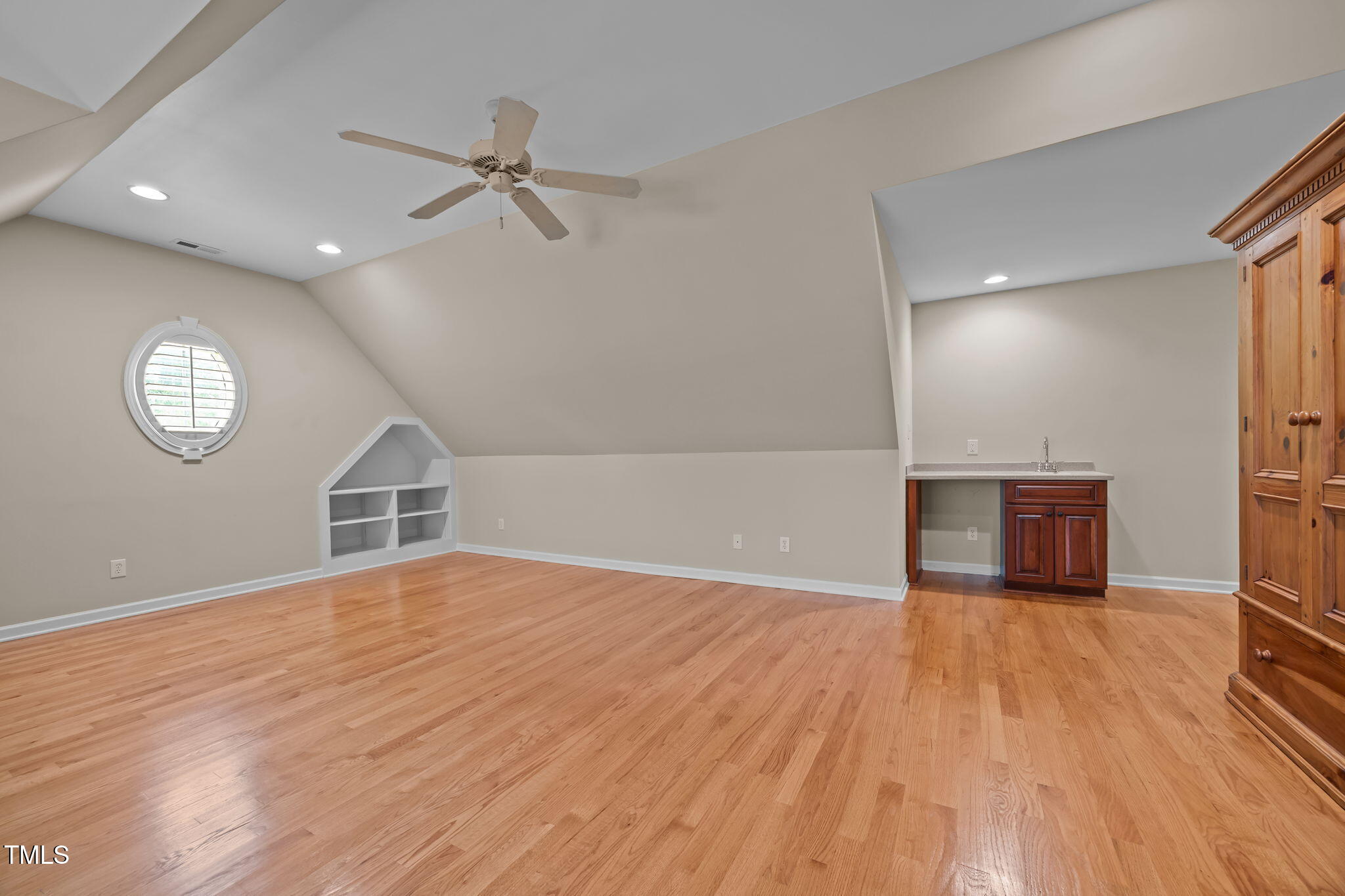 8825 Leeshire Lane