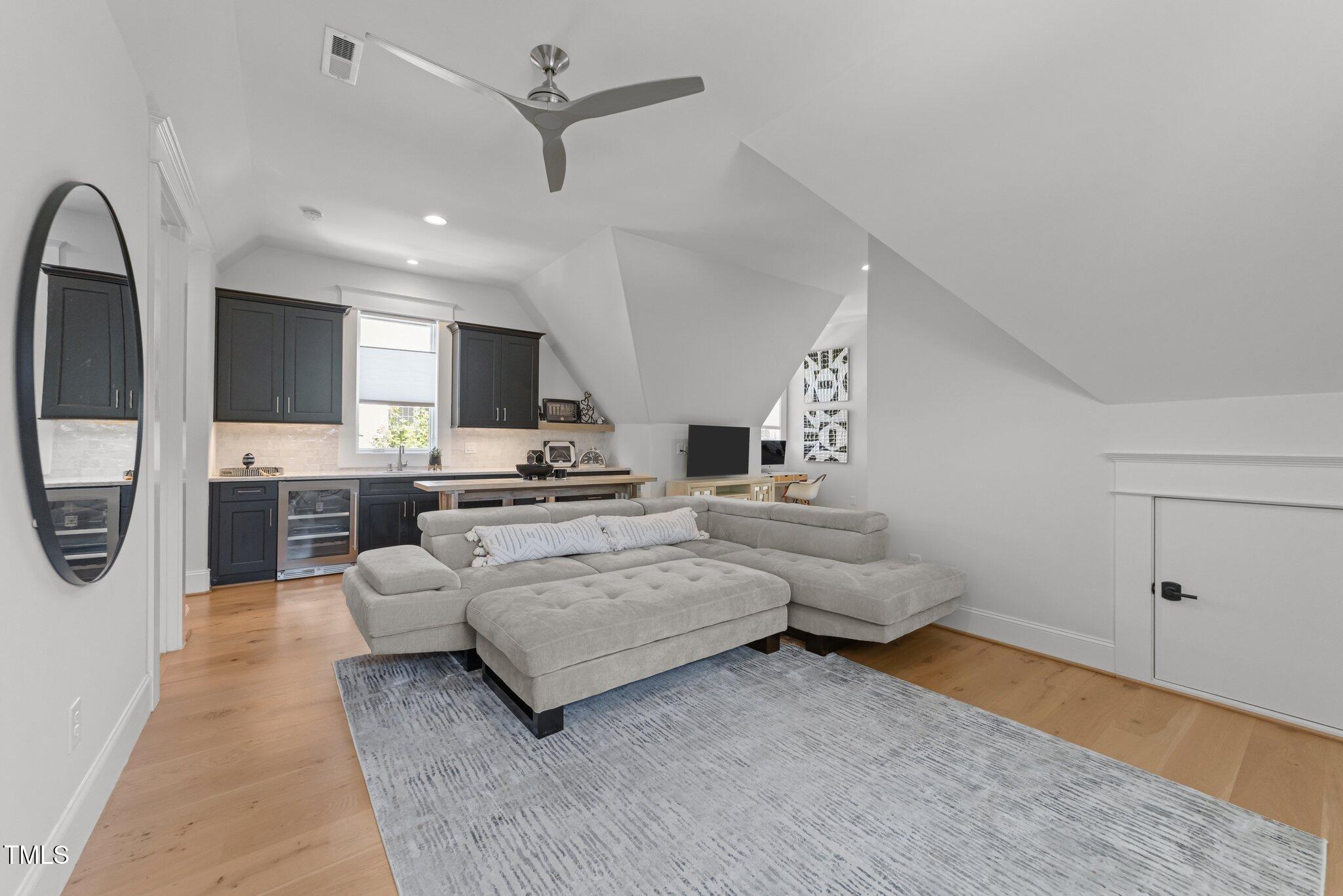 1208 Hunting Ridge Road