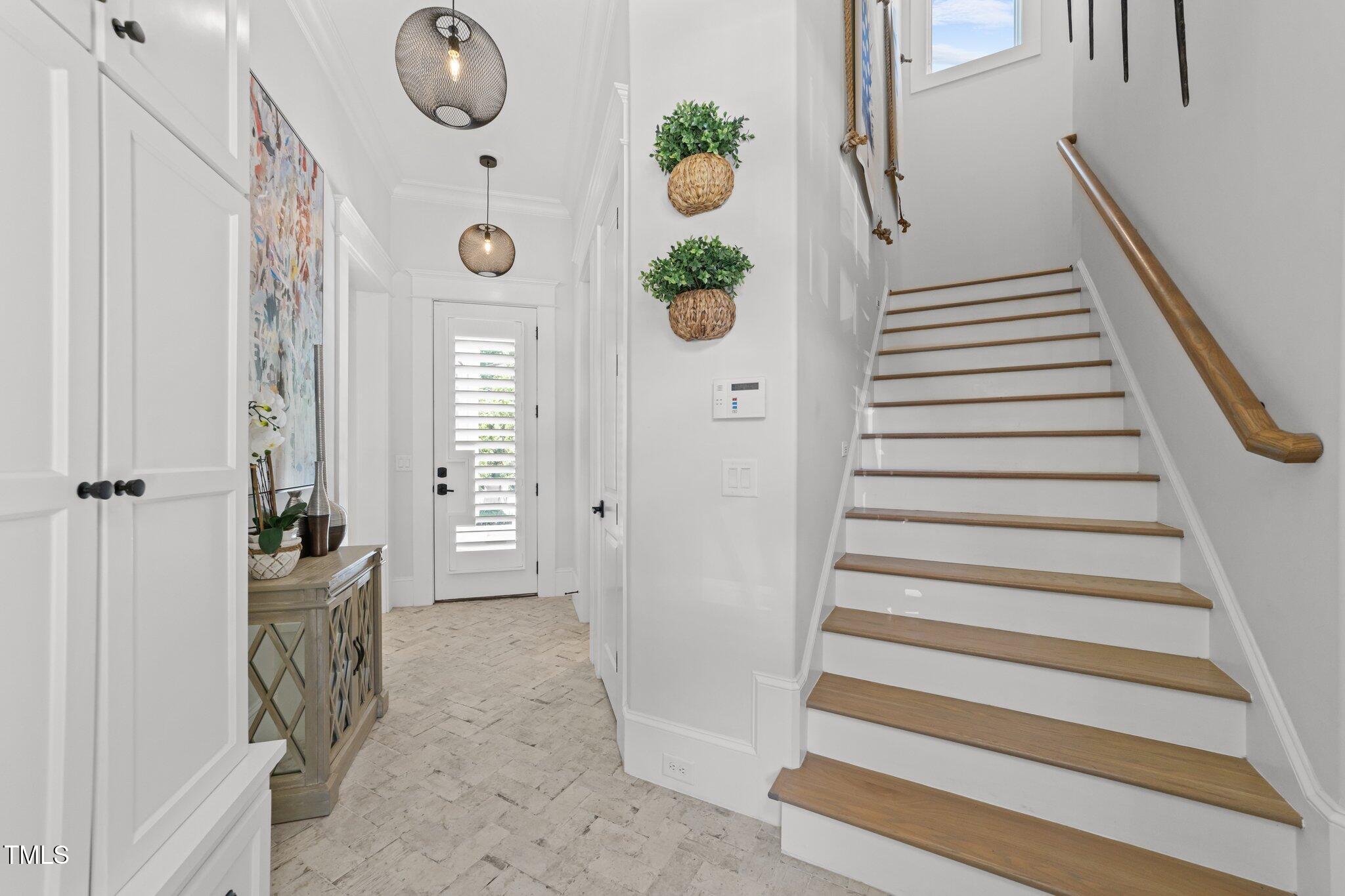 1208 Hunting Ridge Road