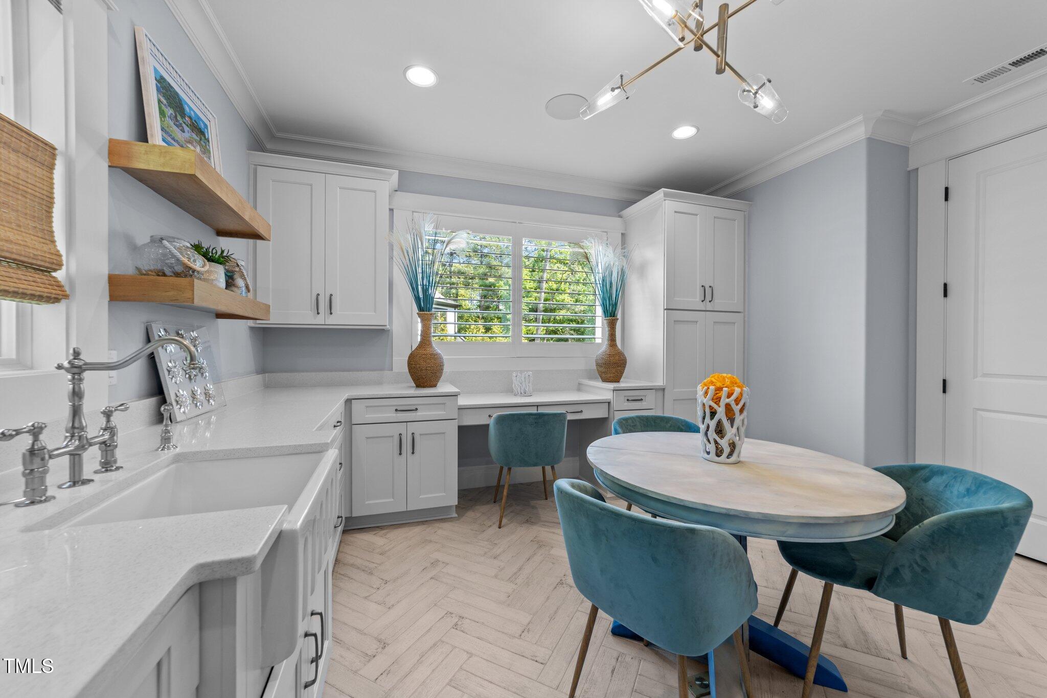 1208 Hunting Ridge Road