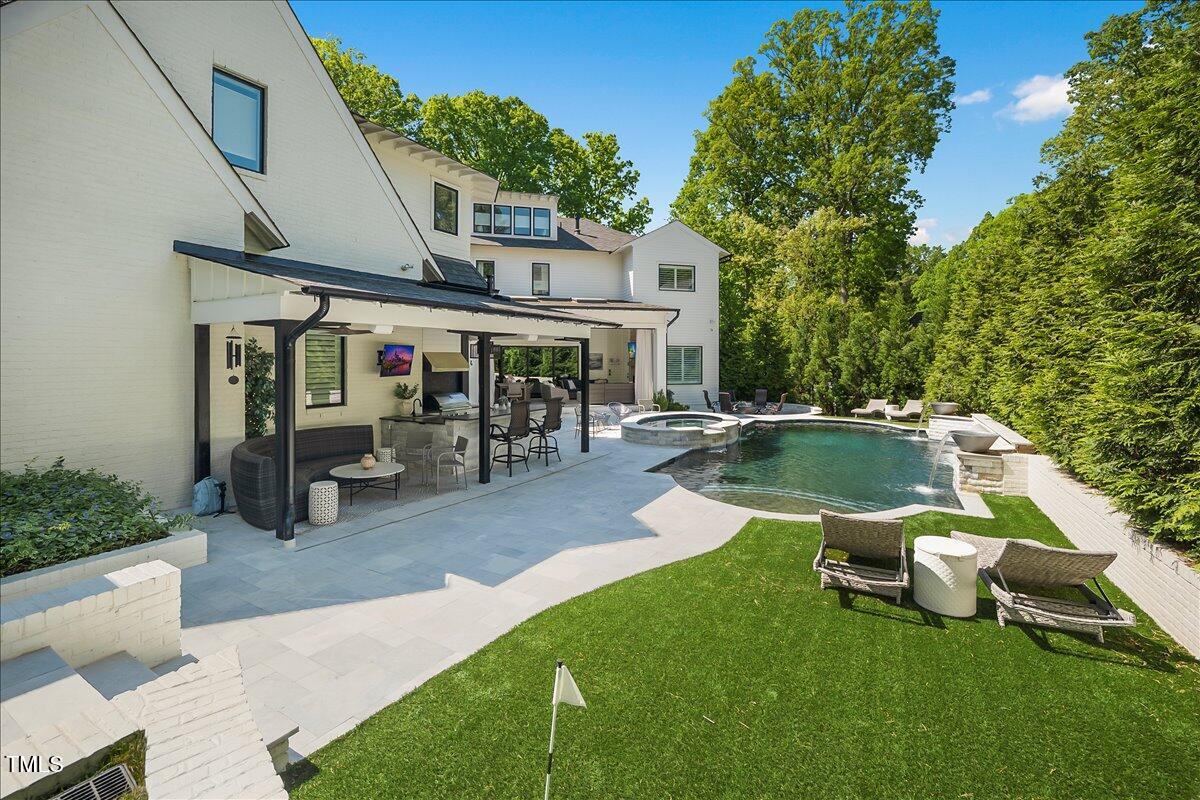 1208 Hunting Ridge Road