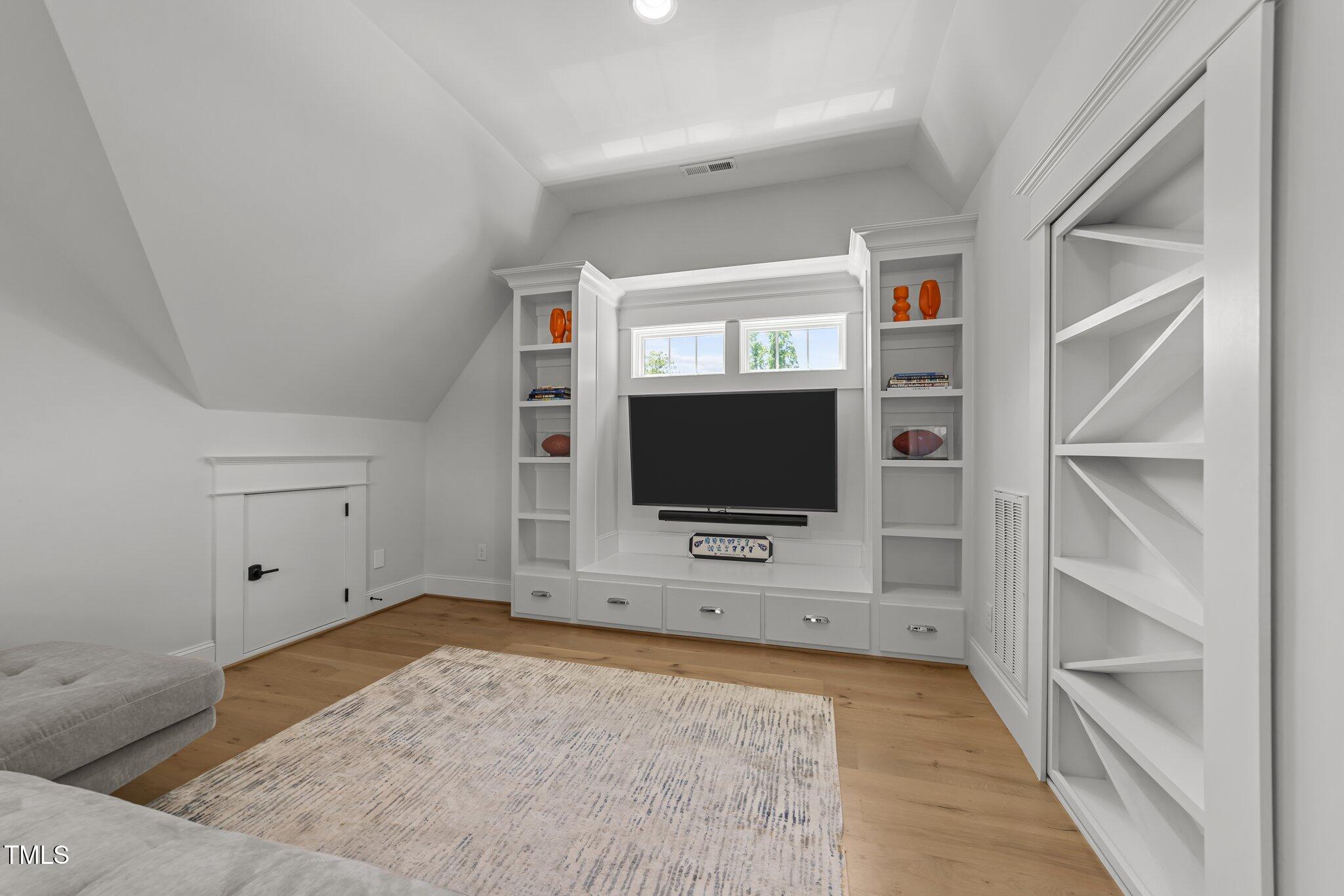 1208 Hunting Ridge Road