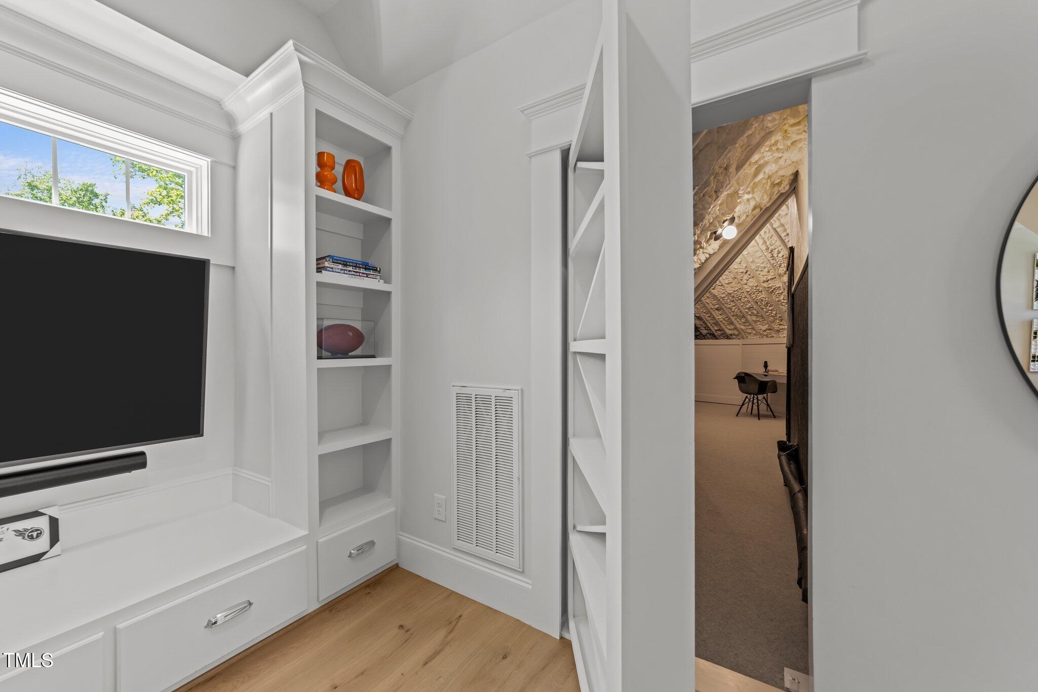 1208 Hunting Ridge Road